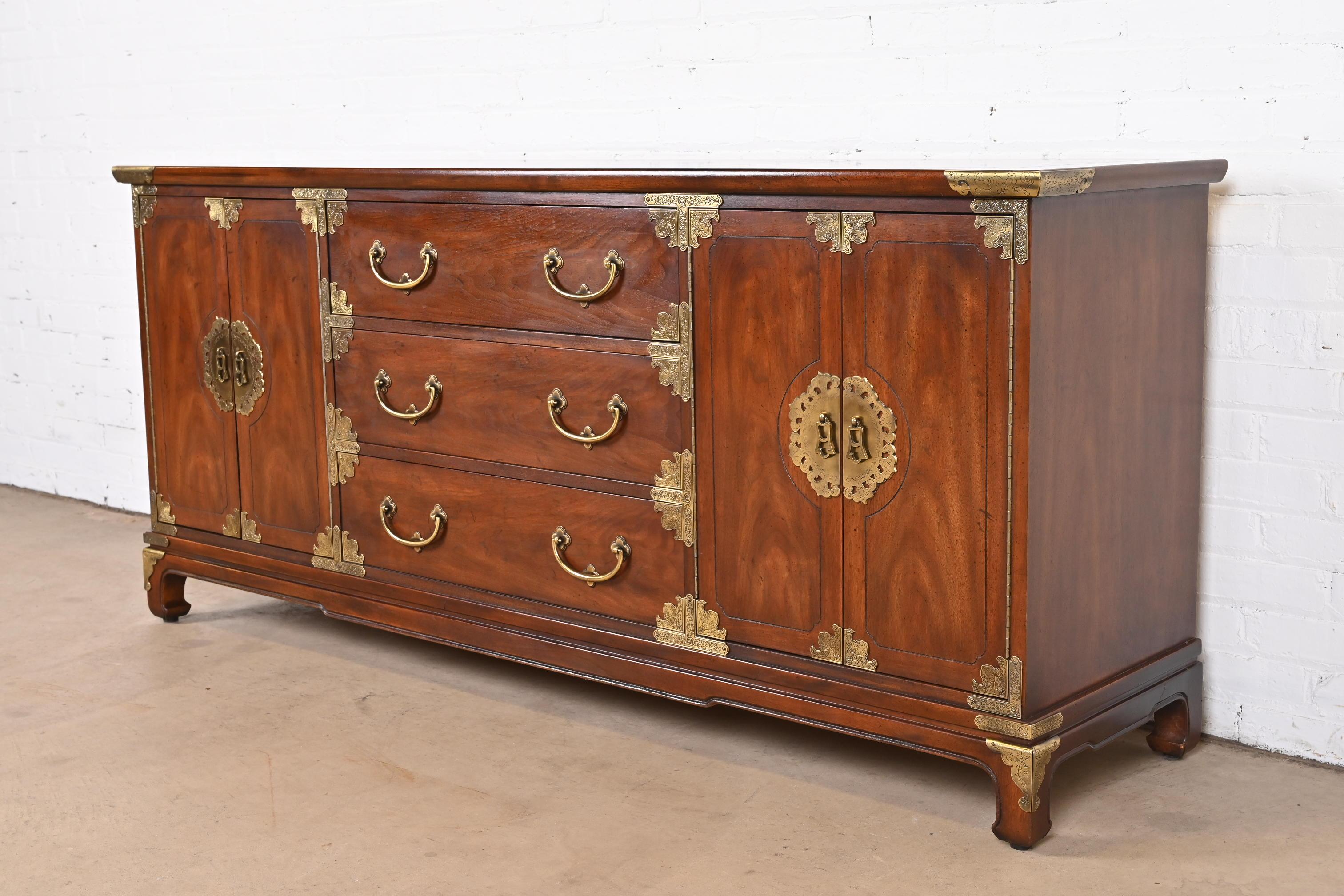 Henredon Hollywood Regency Chinoiserie Mahogany and Brass Sideboard Credenza In Good Condition In South Bend, IN