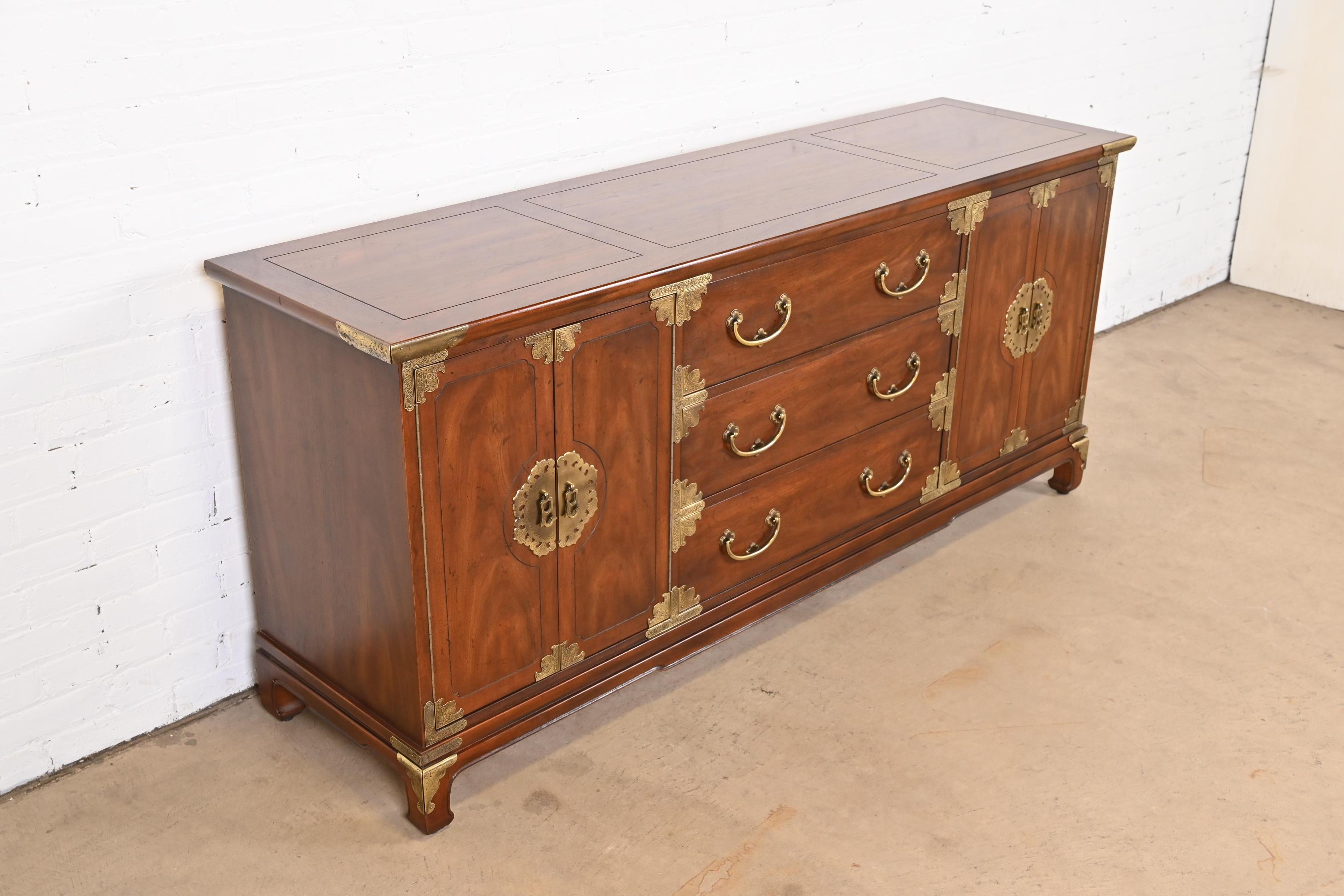 Late 20th Century Henredon Hollywood Regency Chinoiserie Mahogany and Brass Sideboard Credenza
