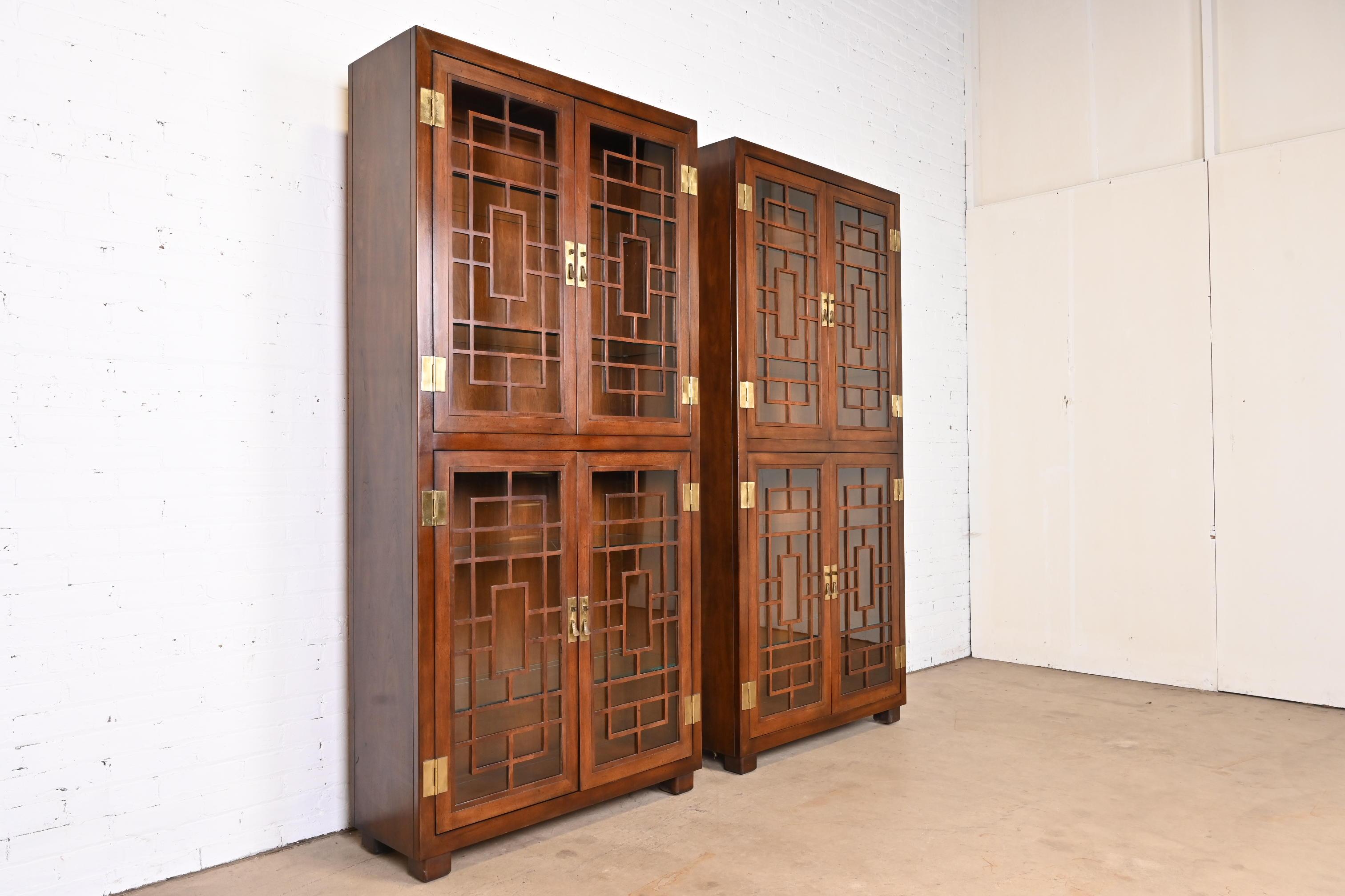 Henredon Hollywood Regency Chinoiserie Mahogany Bookcases or Display Cabinets In Good Condition In South Bend, IN