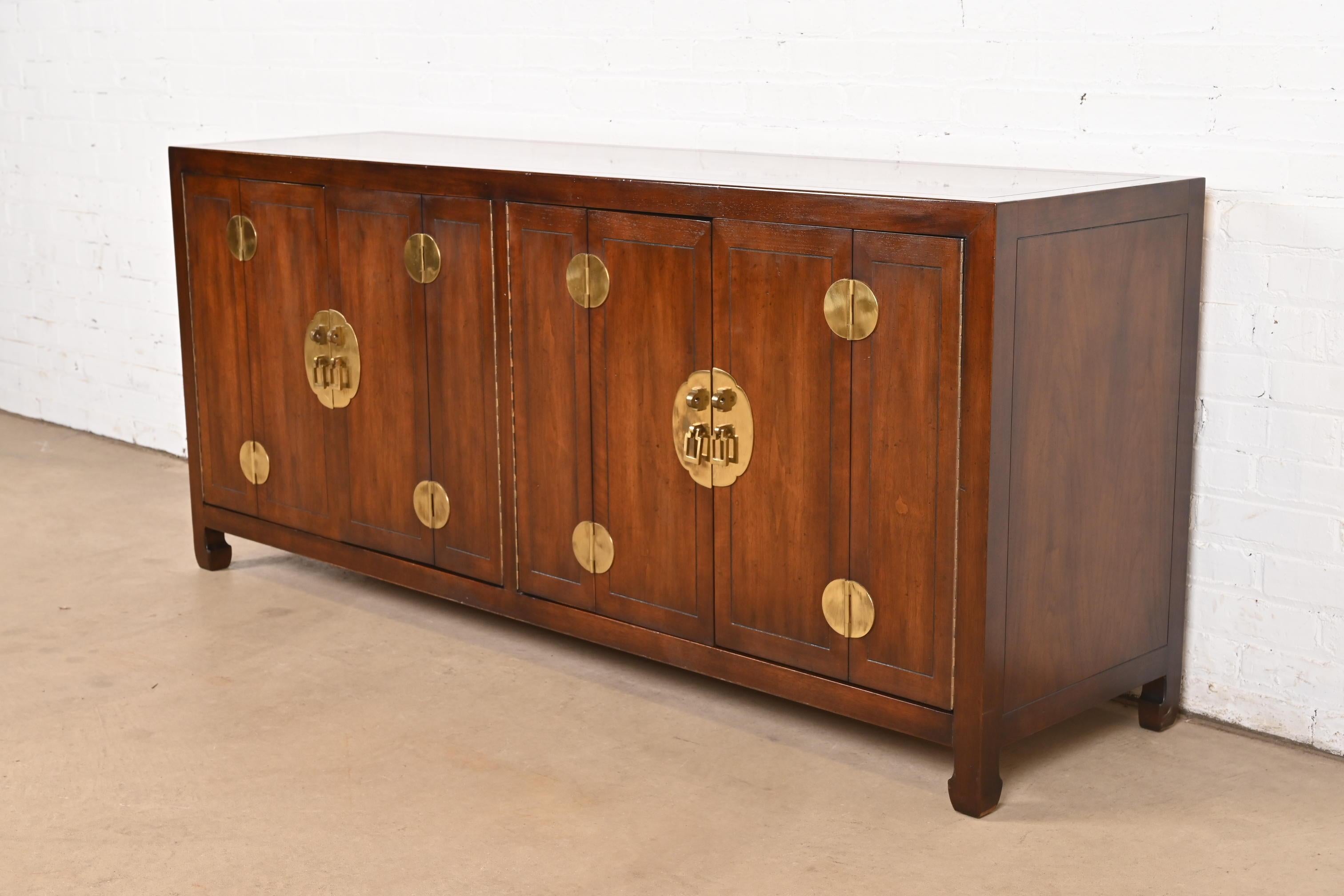 Henredon Hollywood Regency Chinoiserie Walnut and Brass Sideboard Credenza In Good Condition For Sale In South Bend, IN