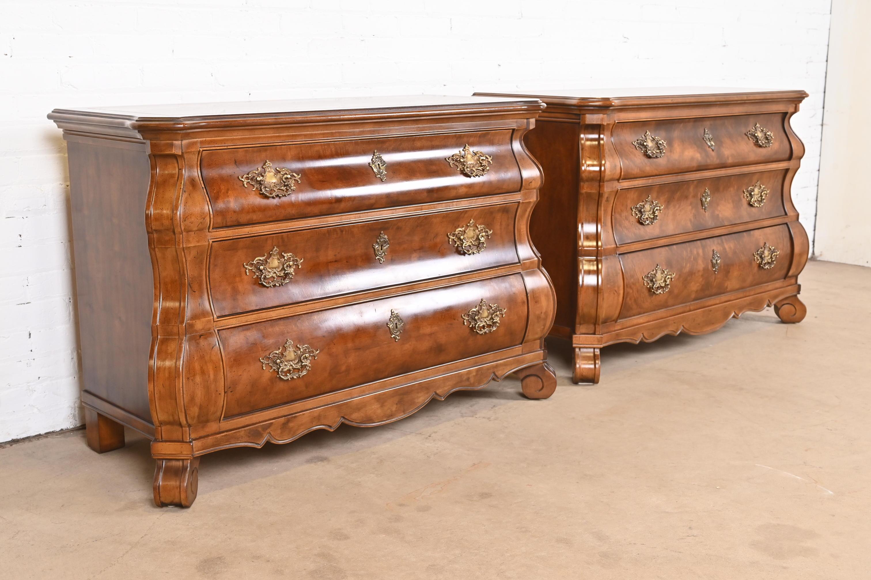 Brass Henredon Italian Baroque Burled Mahogany Bombay Chests or Commodes, Pair For Sale