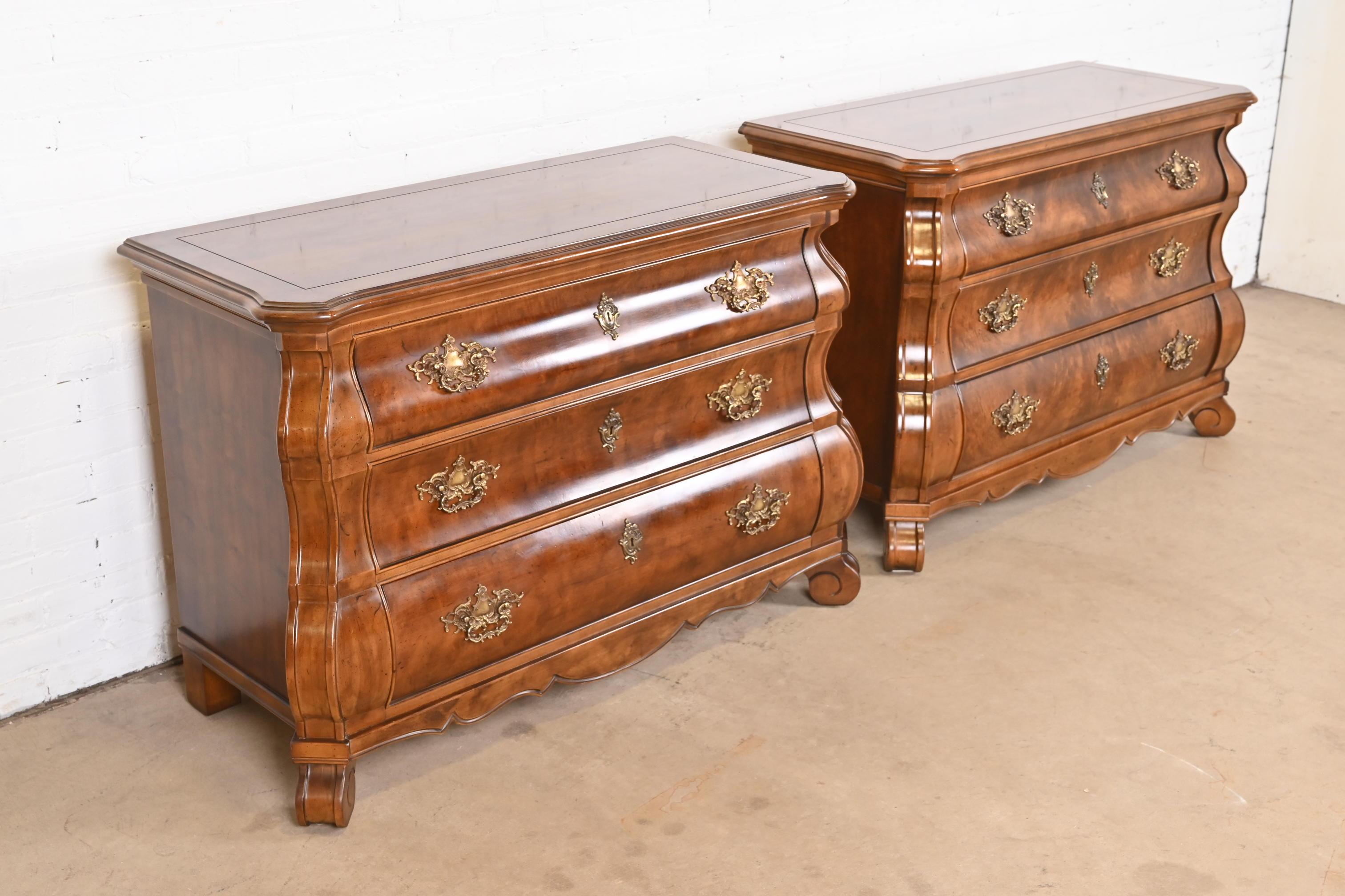 Henredon Italian Baroque Burled Mahogany Bombay Chests or Commodes, Pair For Sale 1