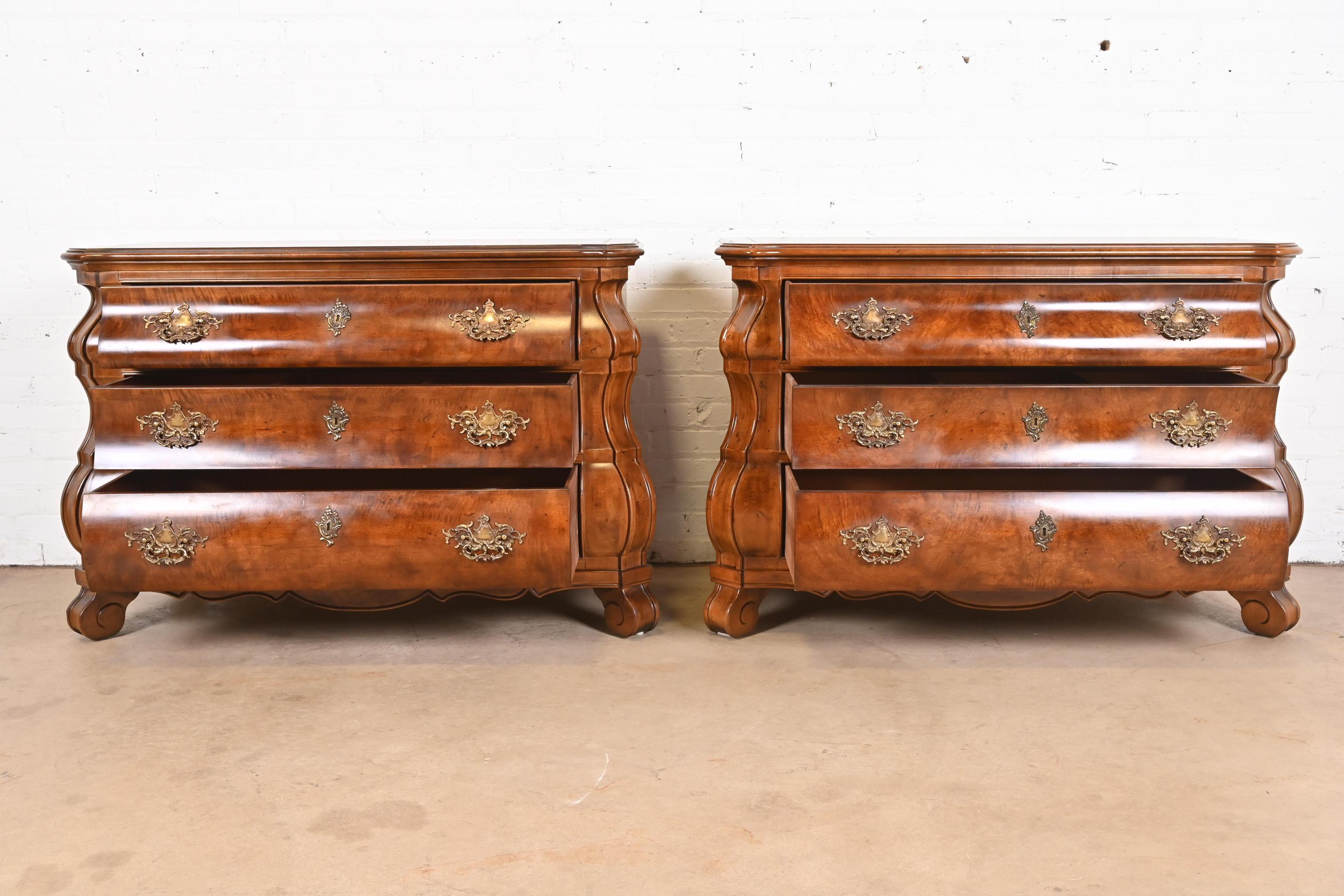 Henredon Italian Baroque Burled Mahogany Bombay Chests or Commodes, Pair For Sale 3