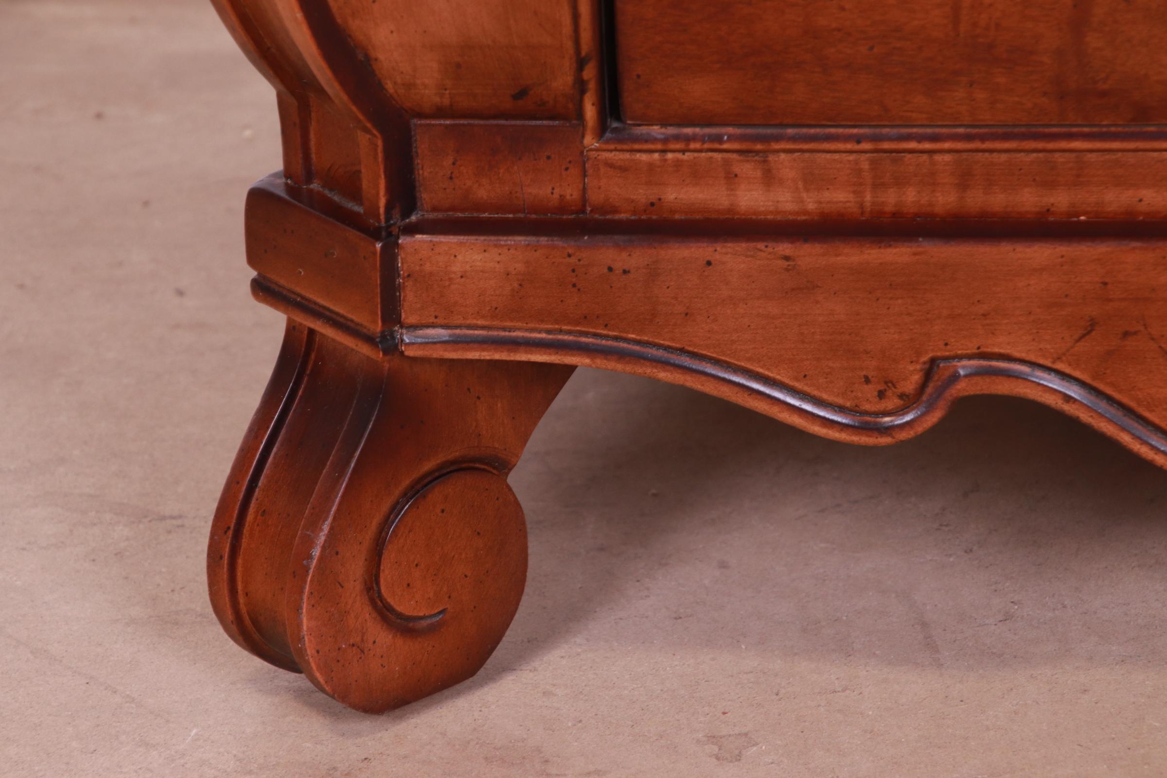 Henredon Italian Louis XV Burl Wood Bombay Form Bedside Chest For Sale 3