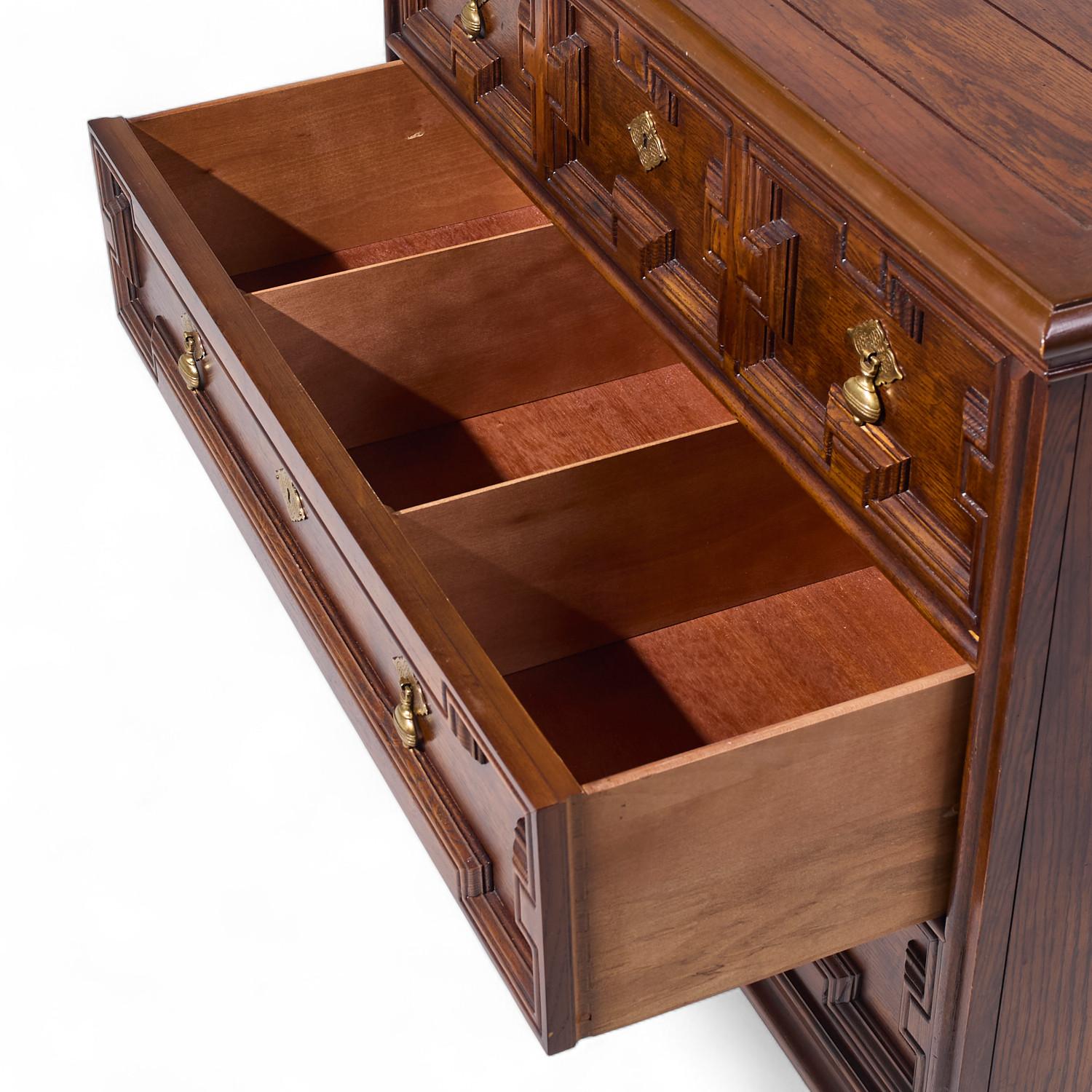 Henredon Jacobean Style Oak and Brass Dresser Chest of Drawers - Pair in vendita 3