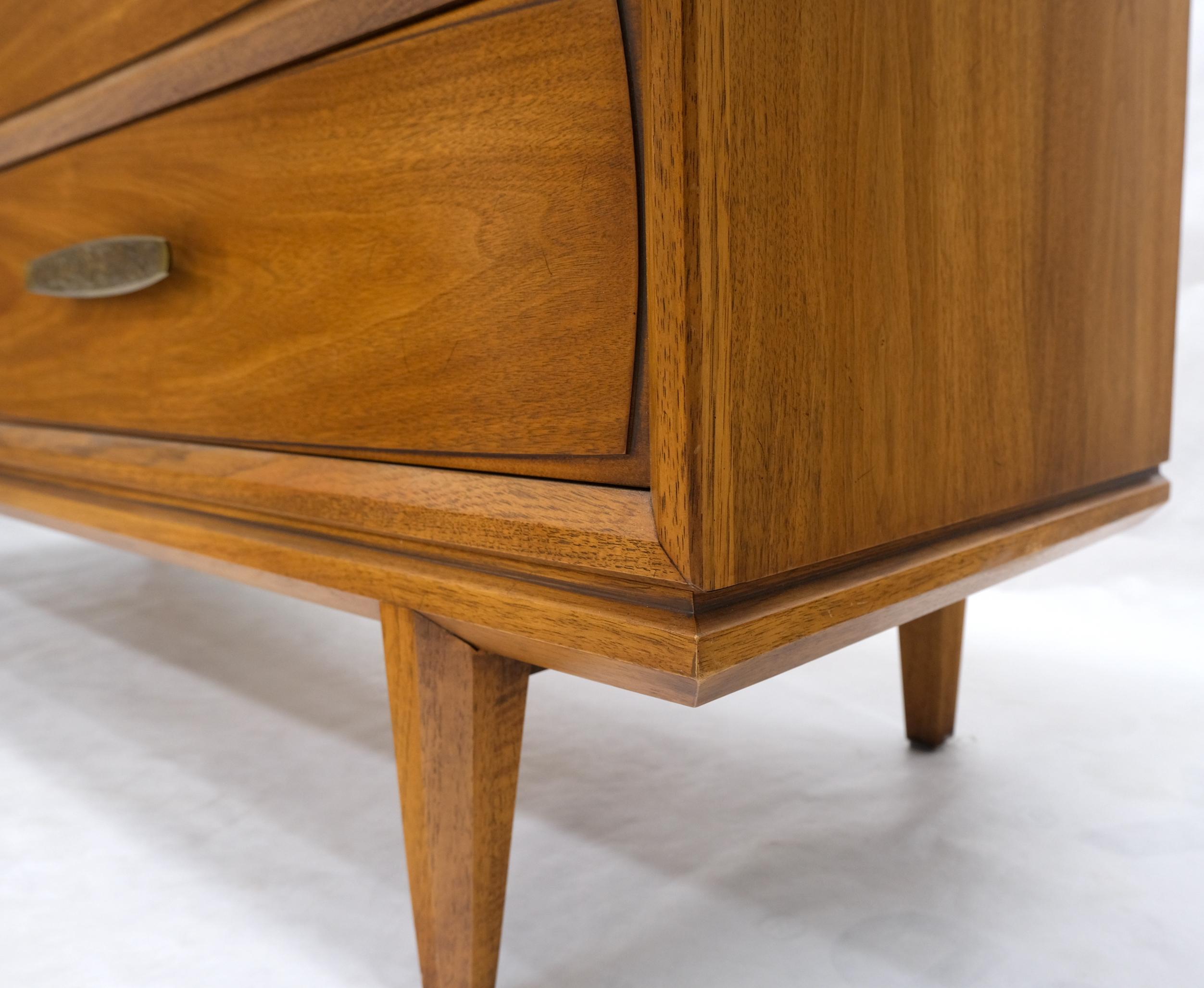 Henredon Light Walnut Mid-Century Modern 7 Drawers Long Dresser Hammered Brass 12