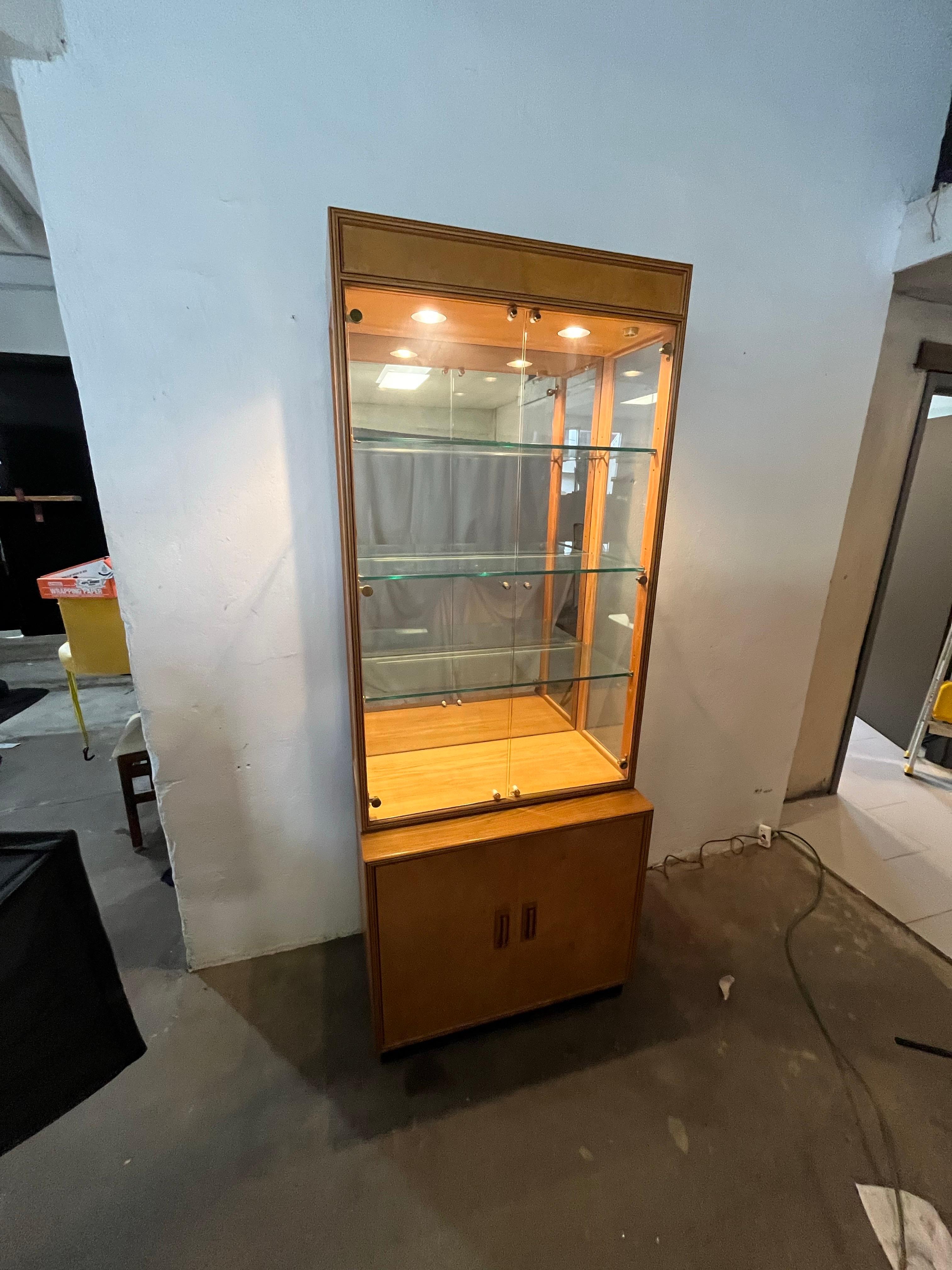 Late 20th Century Henredon Lit Burlwood China Cabinet For Sale