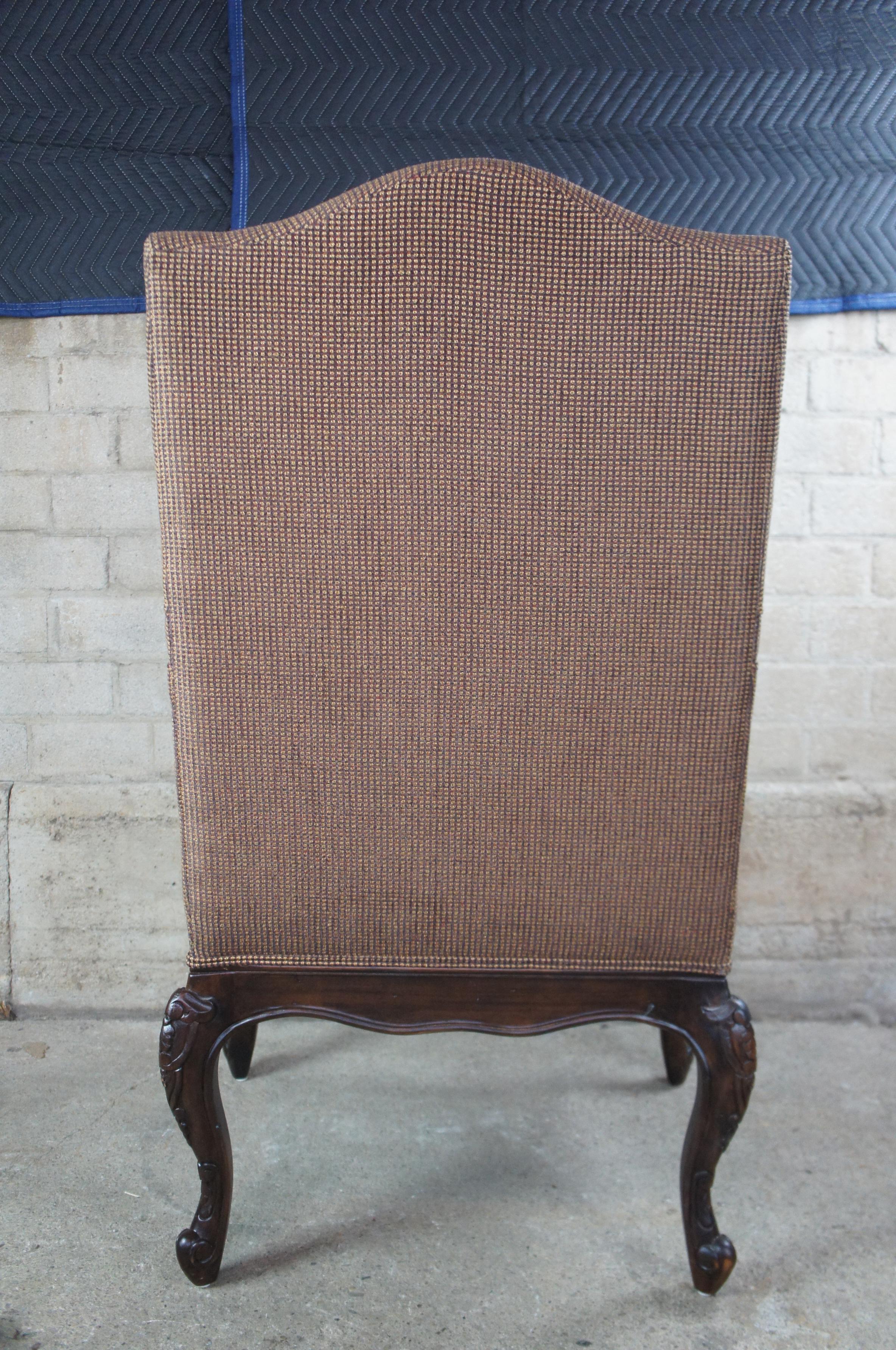 Henredon Livingroom Cynthia Oversized French Tweed Carved Armchair H0091 In Good Condition In Dayton, OH