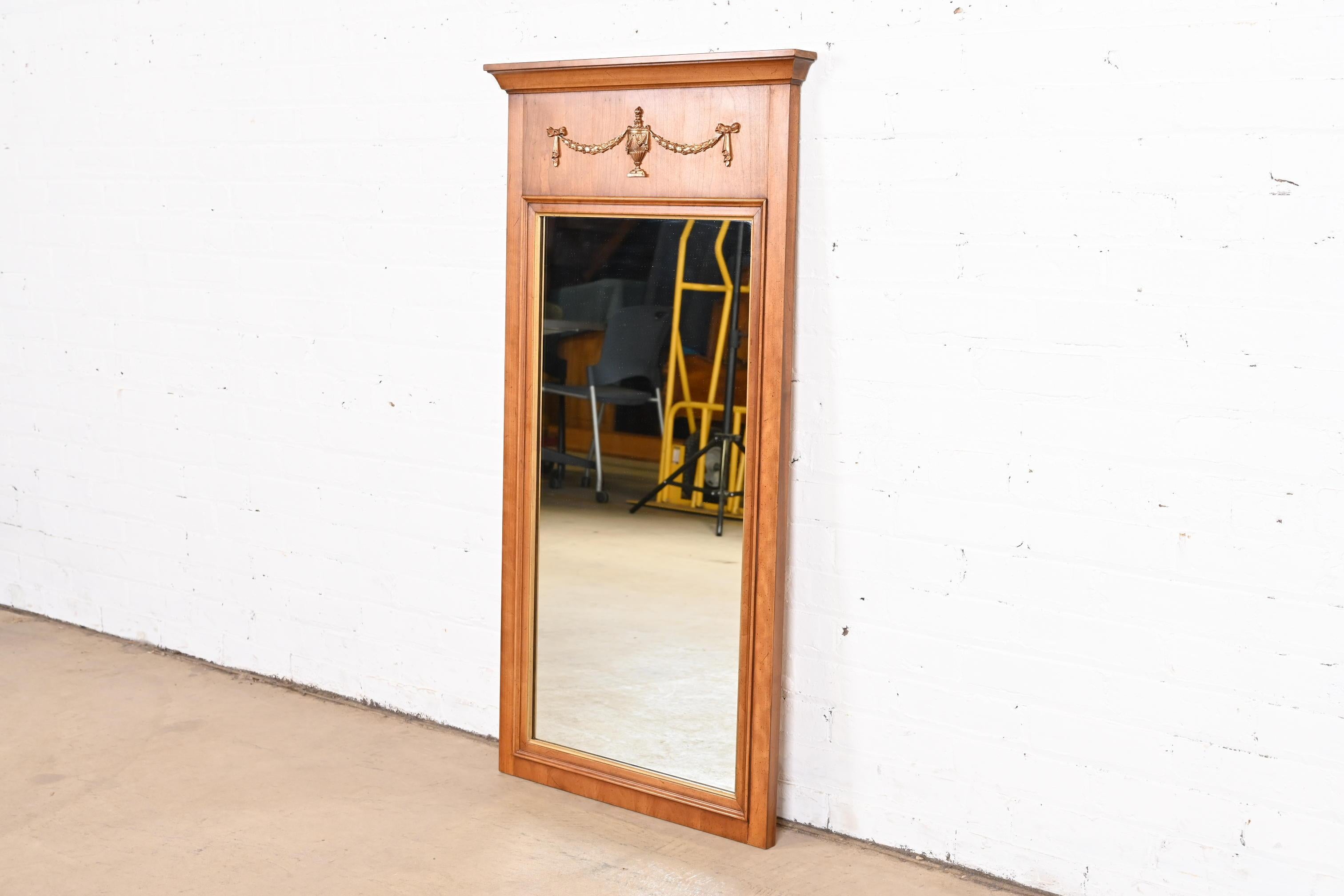 Henredon Louis XVI Neoclassical Cherry Wood Wall Mirror In Good Condition In South Bend, IN