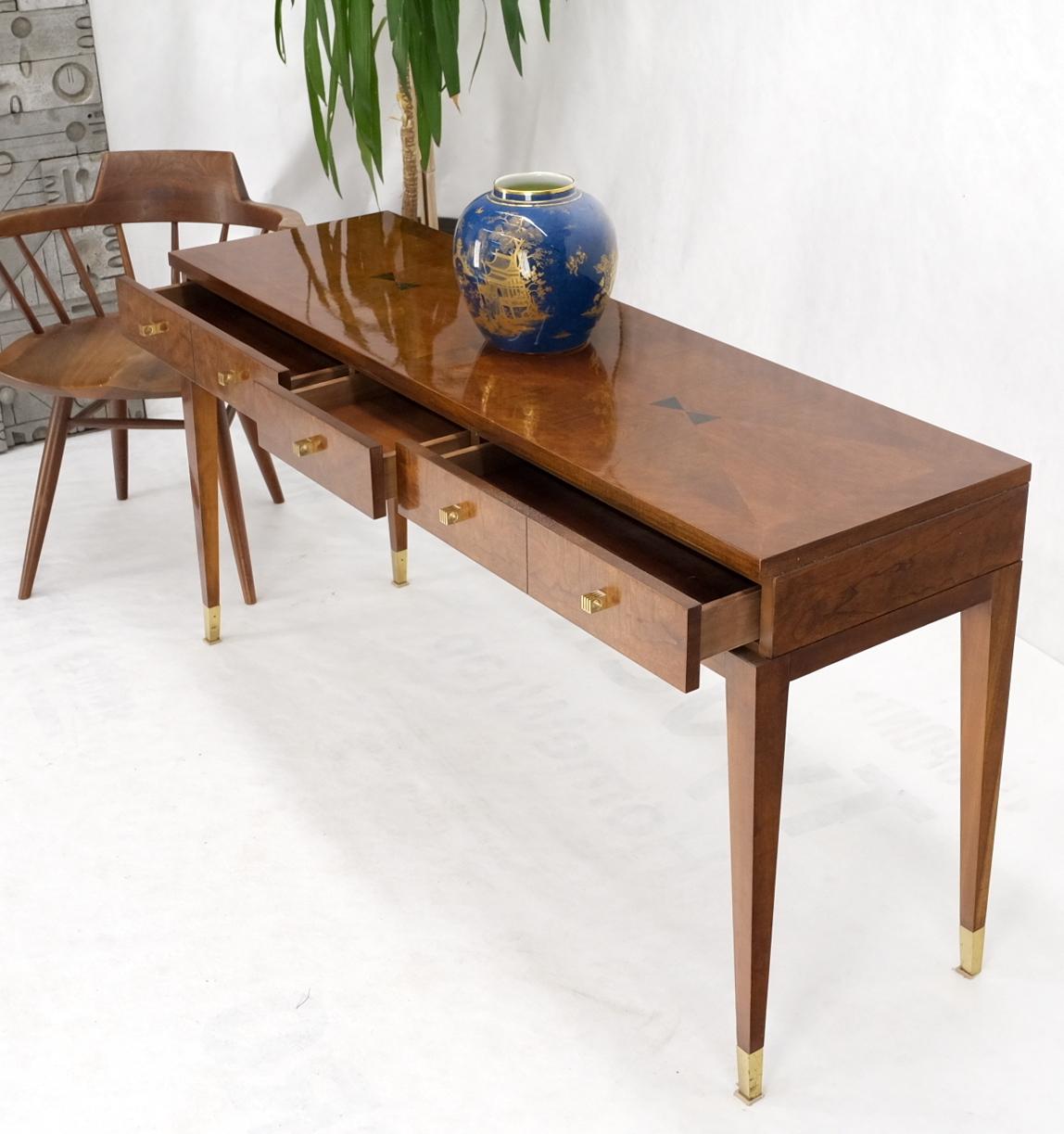 Henredon Low Profile Three Drawers Inlaid Top Tapered Legs  Console Table In Good Condition In Rockaway, NJ