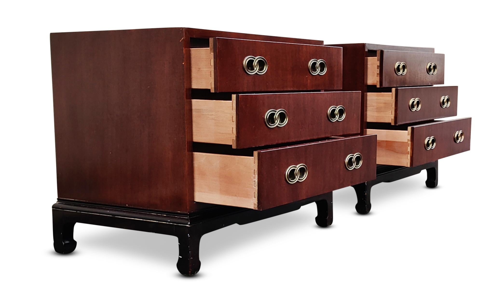 Henredon Mahogany & Brass 3-Drawer Nightstands or End Tables Mid-Century Modern In Good Condition For Sale In Philadelphia, PA