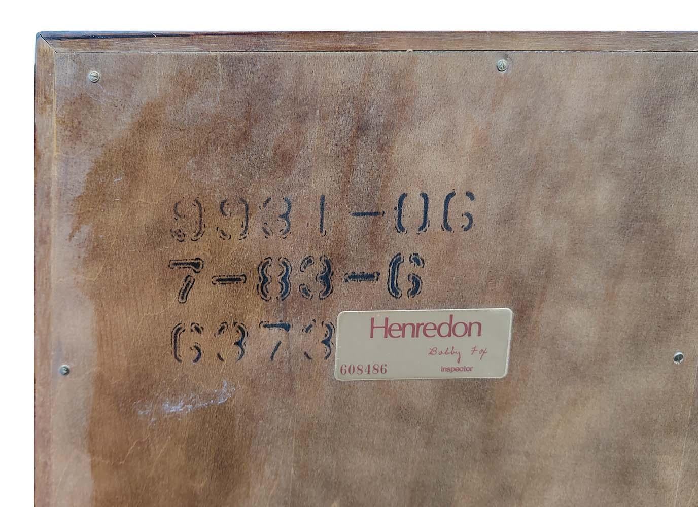 Henredon-Nachttische oder Beistelltische aus Mahagoni und Messing mit 3 Schubladen, Mid-Century Modern im Angebot 2