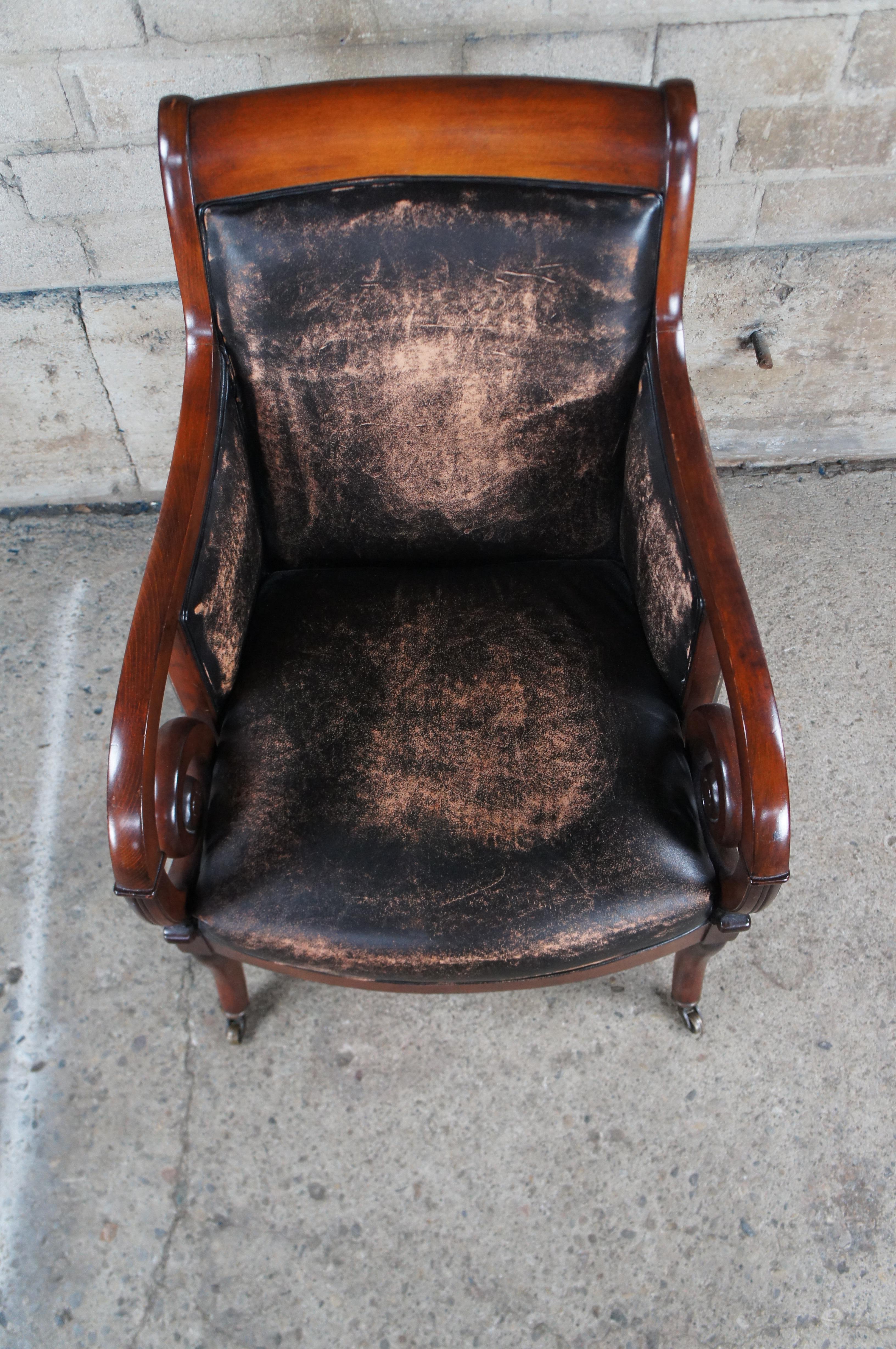 Henredon Mahagoni Distressed Leder Französisch Empire Regency Club Lounge Sessel (20. Jahrhundert) im Angebot
