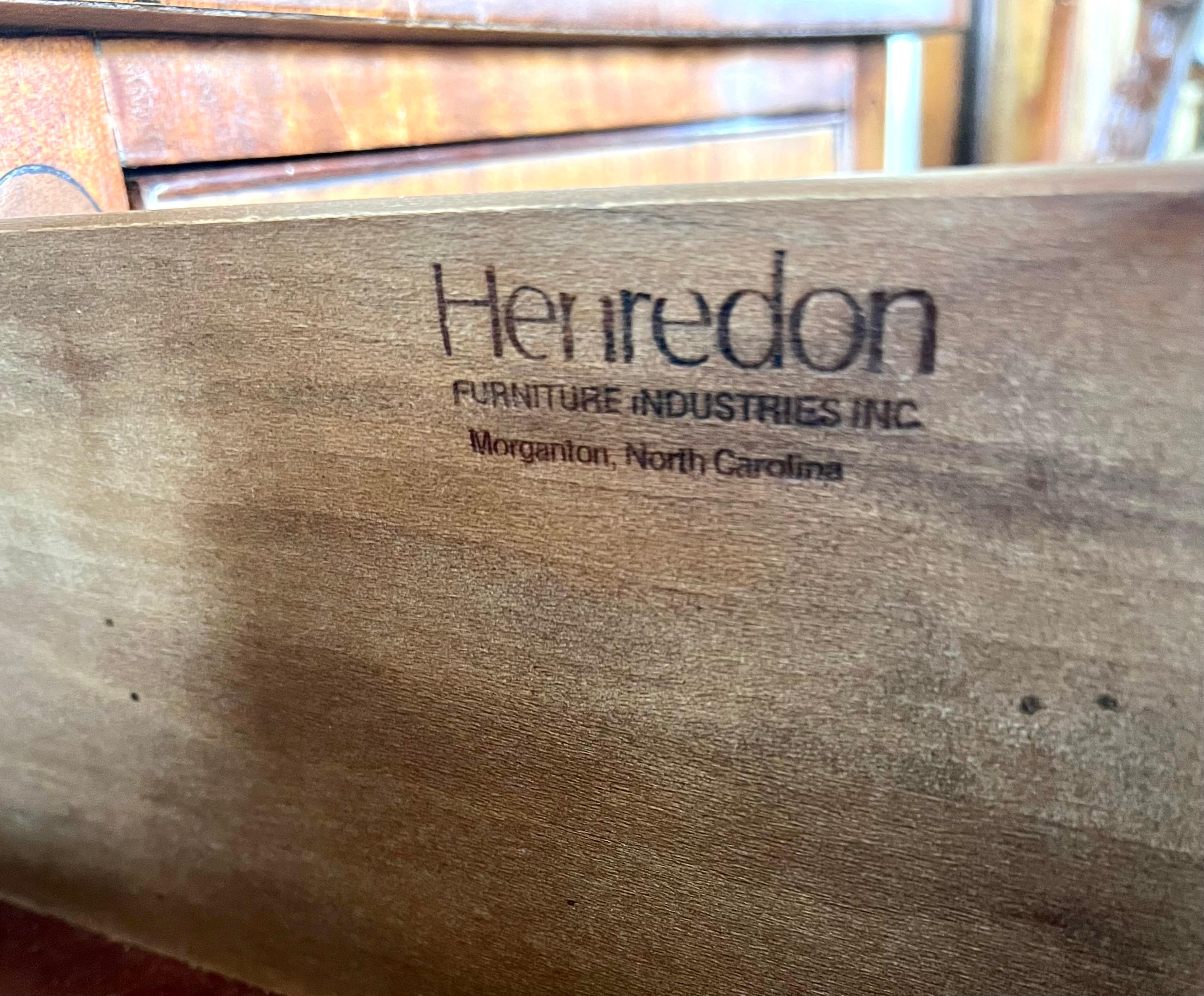 Henredon Mahogany Inlay Sideboard Buffet Credenza In Good Condition In West Hartford, CT
