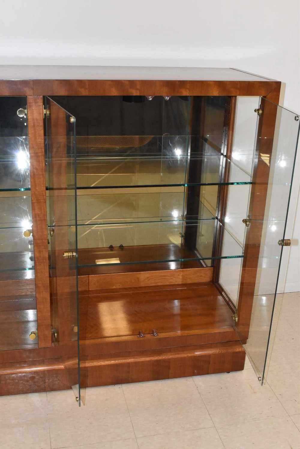 Modern Henredon Mahogany Lighted Display Cabinet