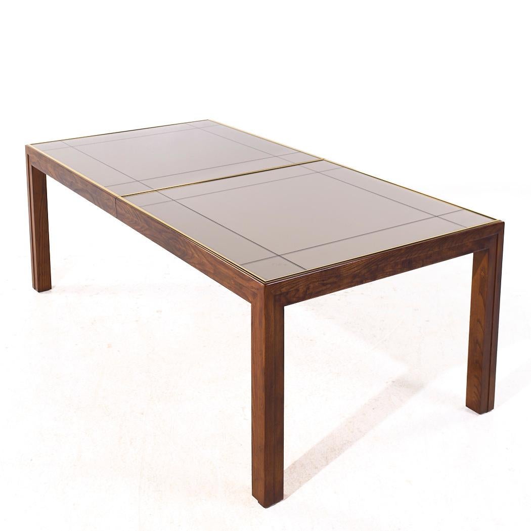 Late 20th Century Henredon MCM Walnut and Mirrored Top Expanding Dining Table with 2 Leaves For Sale