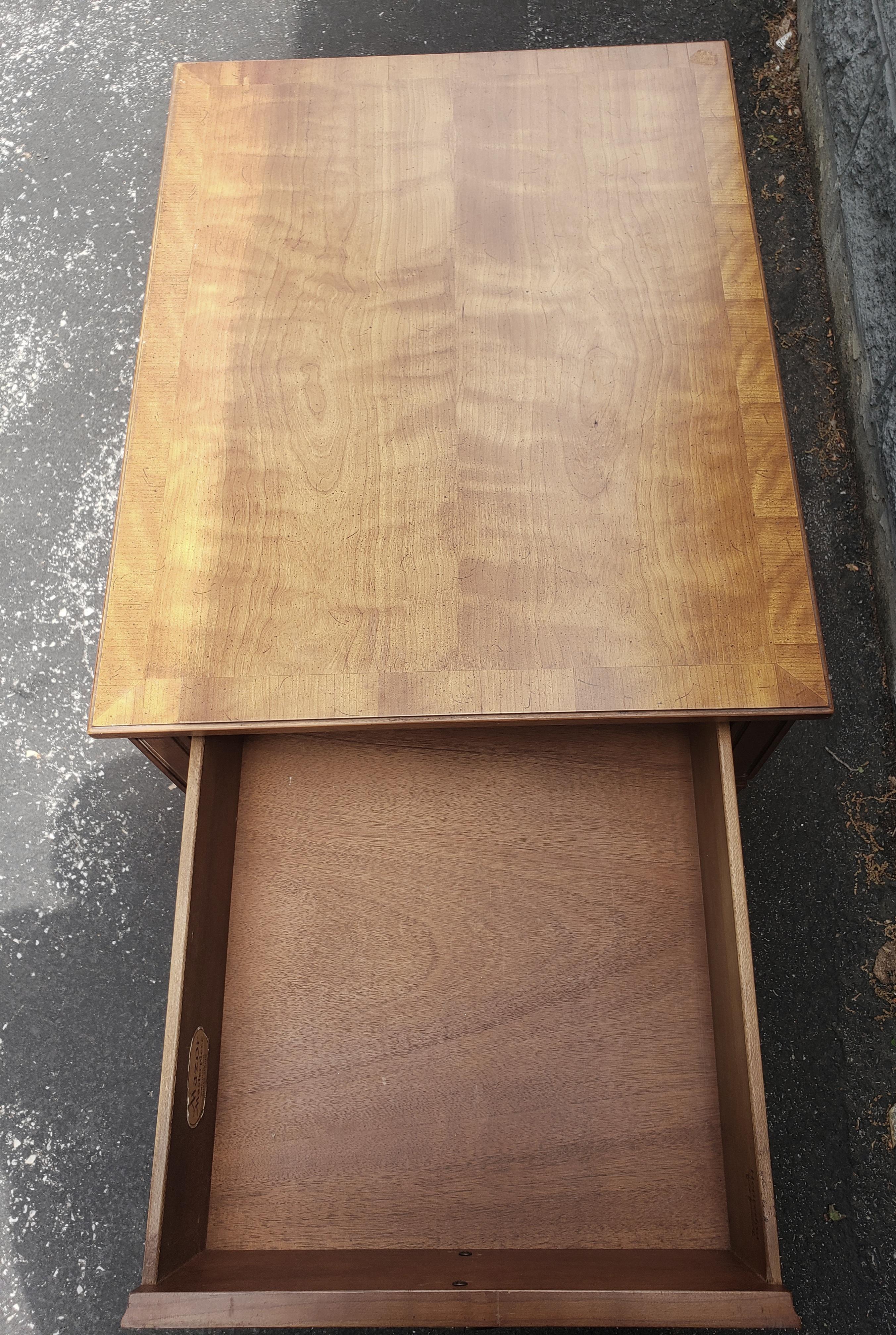 American Henredon Midcentury Cross-Banded Walnut Single Drawer Side Table For Sale