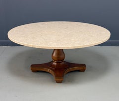 Henredon Mid-Century Fossil Stone Coffee Table with Pedestal Base (Table basse en pierre fossile du milieu du siècle avec base à piédestal)