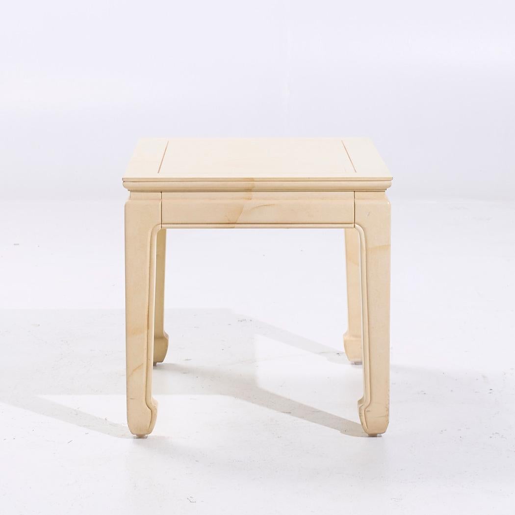 Mesas auxiliares de piel de cabra Henredon Mid Century - Pareja Piel de cabra en venta