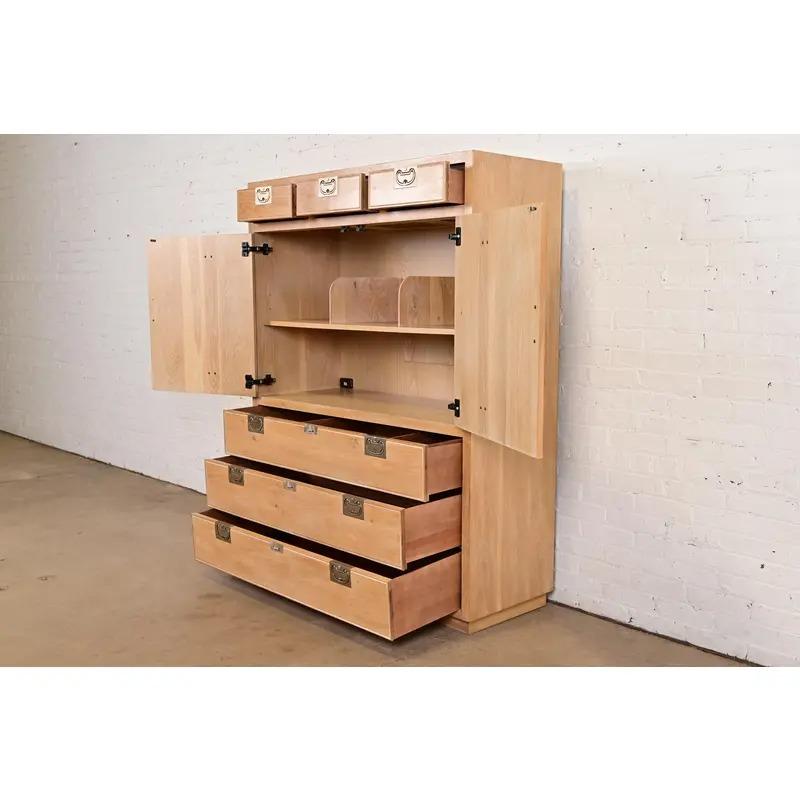 Comò armadietto Henredon Mid-Century Hollywood Regency, CIRCA ANNI '70 in vendita 1