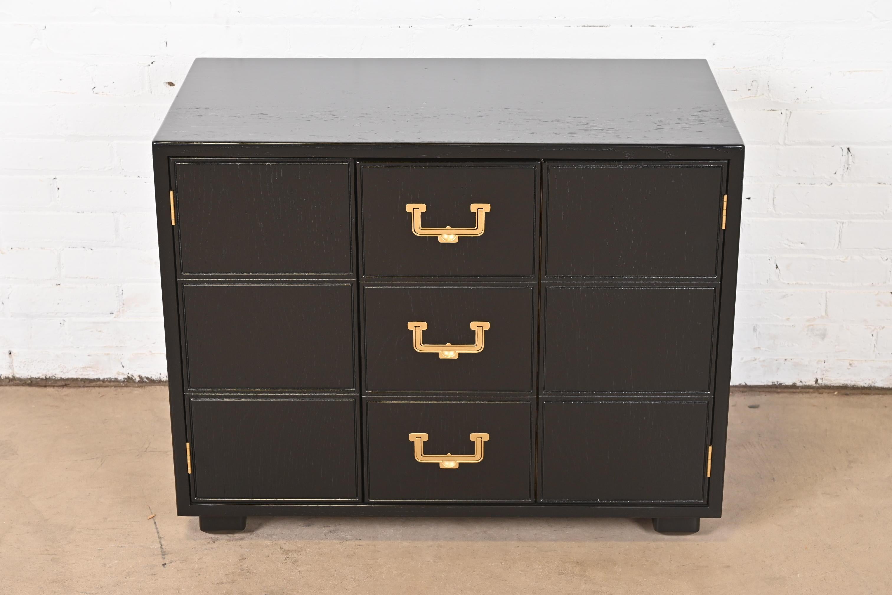Mid-Century Modern Henredon Mid-Century Hollywood Regency Black Lacquered Campaign Chest, 1970s For Sale