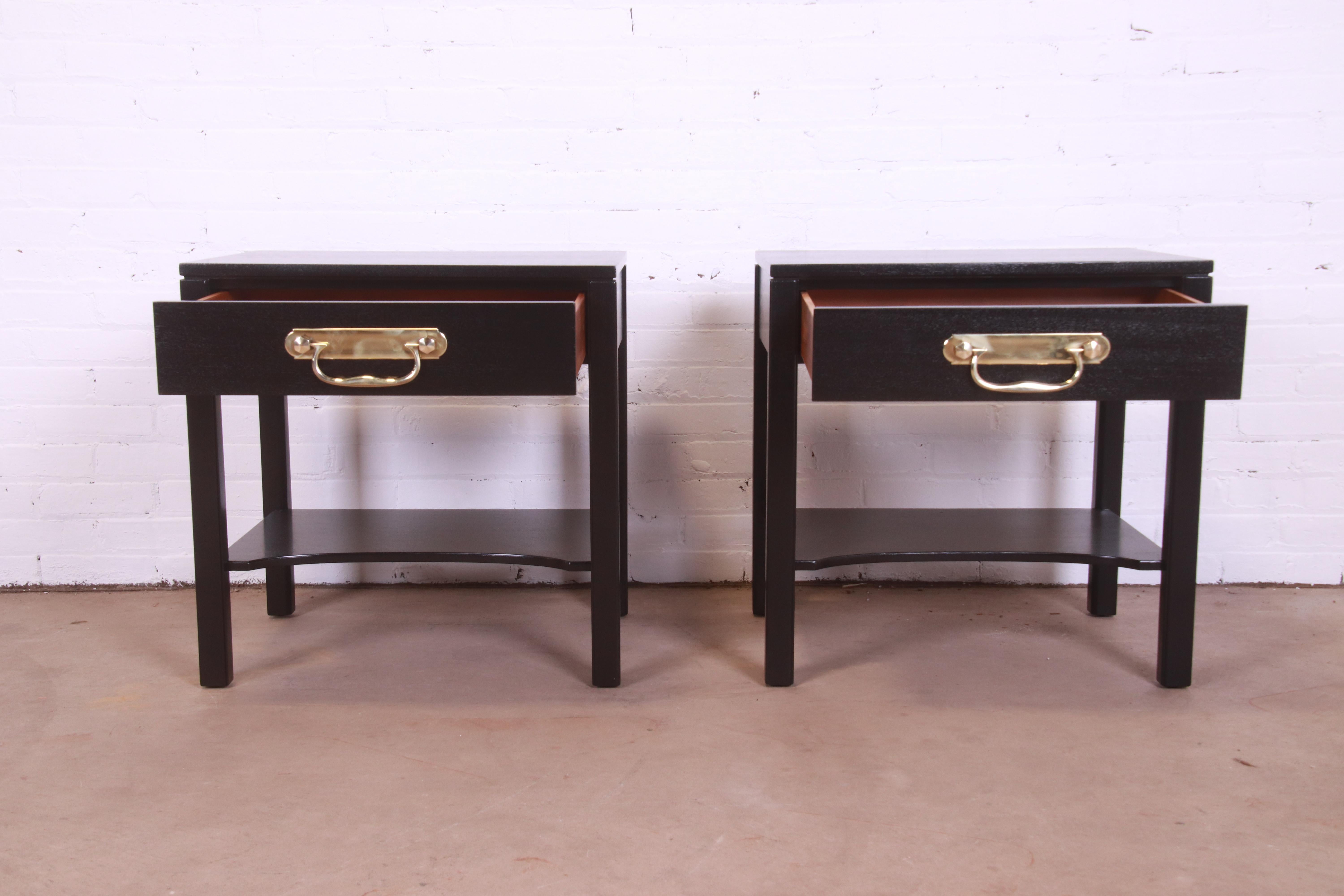 Henredon Mid-Century Hollywood Regency Black Lacquered Nightstands, Refinished 1