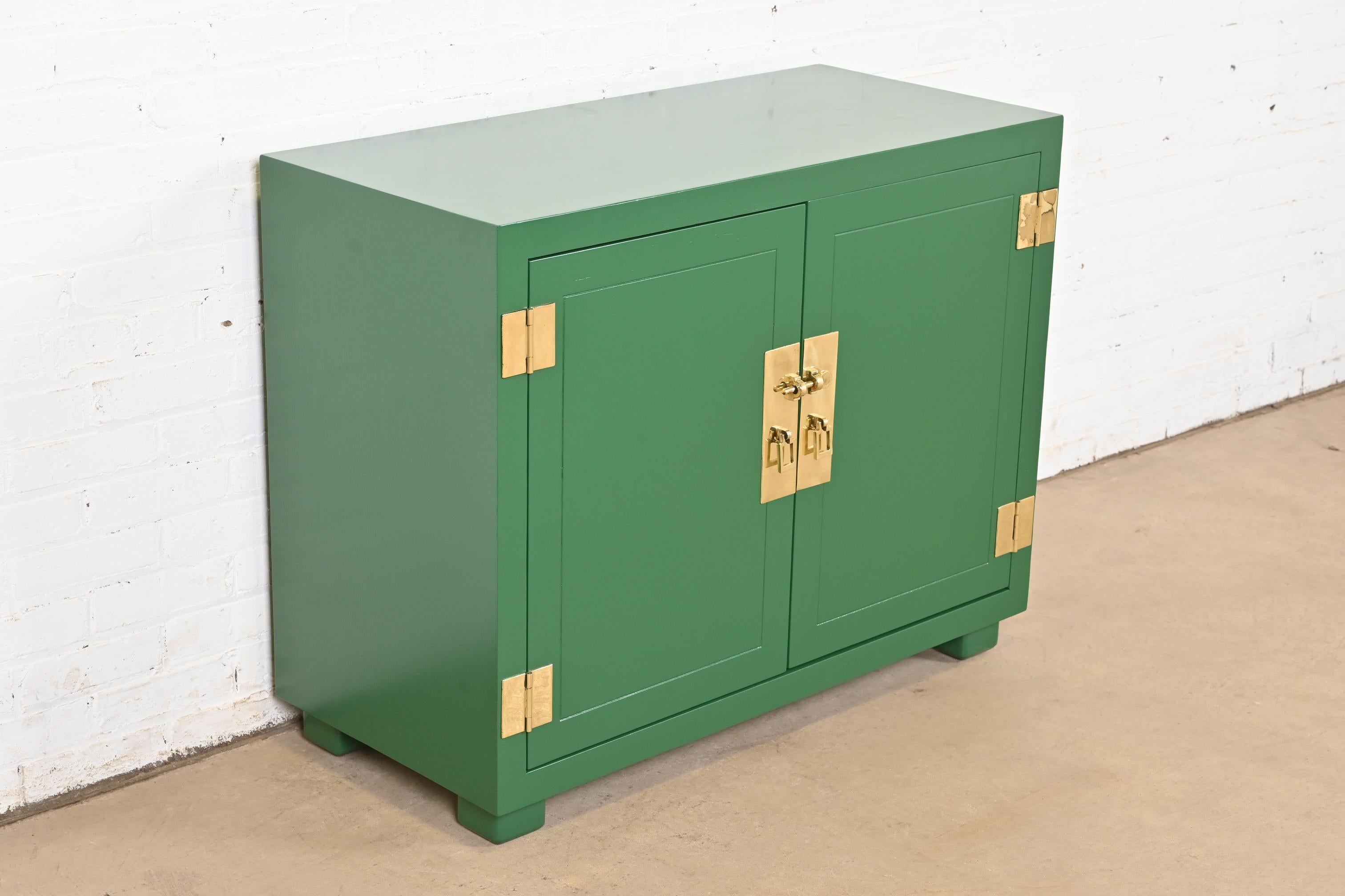 Late 20th Century Henredon Mid-Century Hollywood Regency Campaign Bar Cabinet, Newly Refinished