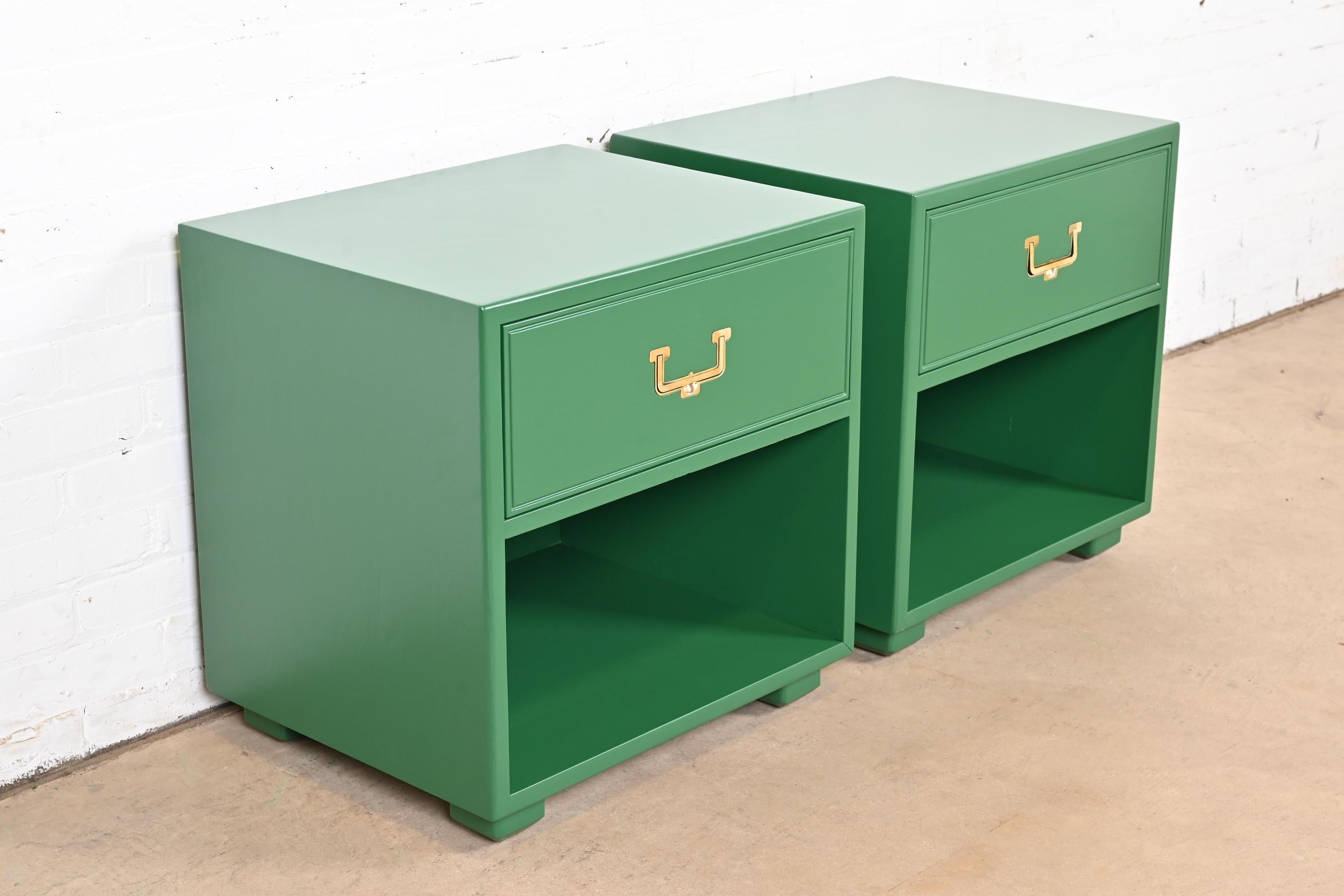 American Henredon Mid-Century Hollywood Regency Campaign Green Lacquered Nightstands For Sale