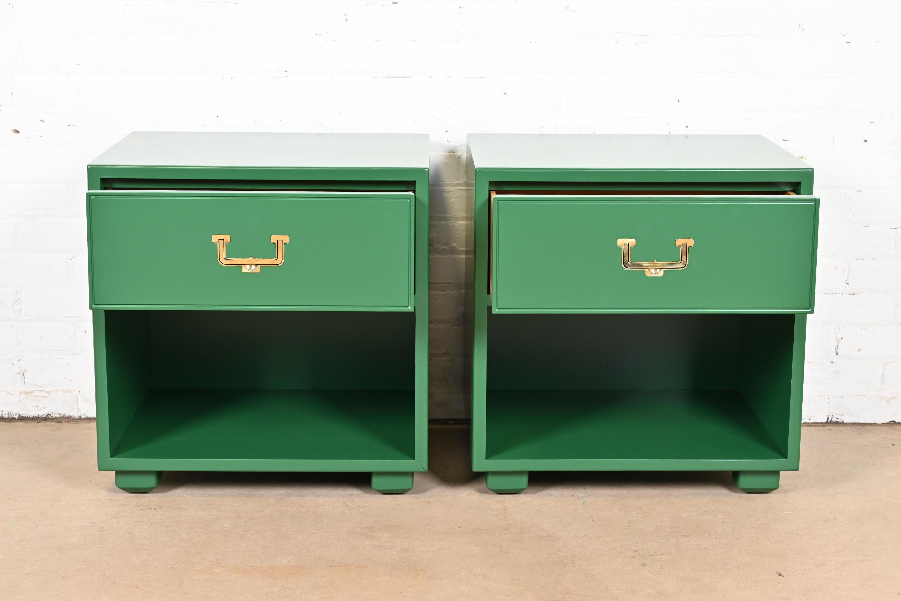 Late 20th Century Henredon Mid-Century Hollywood Regency Campaign Green Lacquered Nightstands For Sale