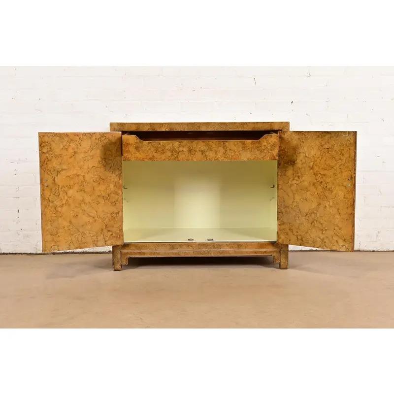 Ottone Cabinet da bar Henredon Mid-Century Hollywood Regency Chinoiserie, CIRCA ANNI 70 in vendita