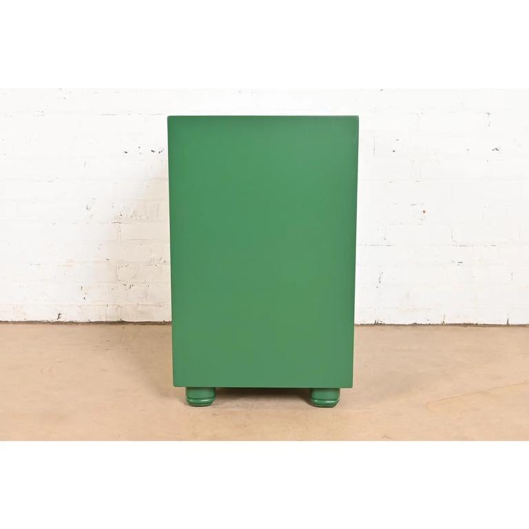 Henredon Mid-Century Hollywood Regency Chinoiserie Bedside Chest, Refinished For Sale 6
