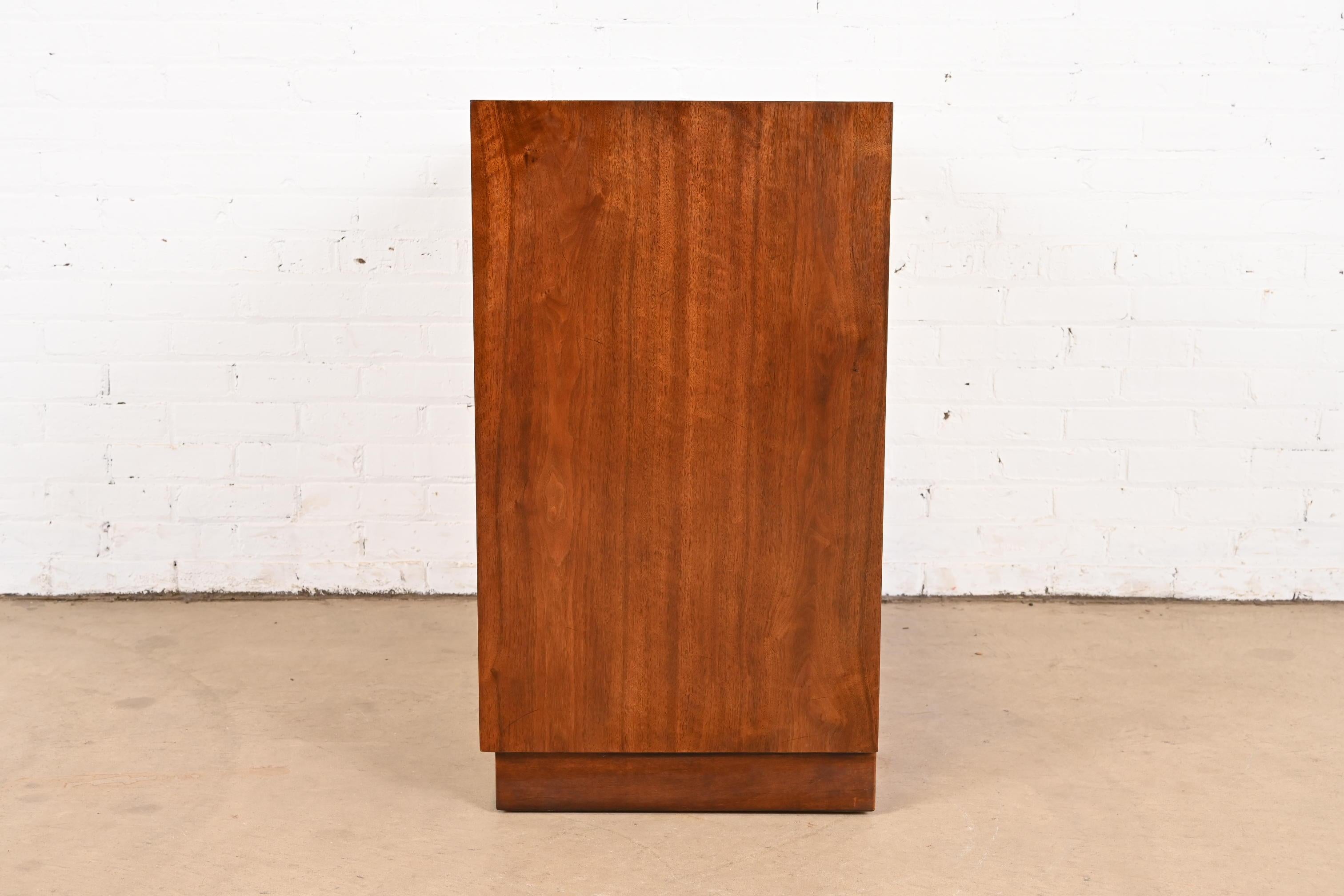 Henredon Mid-Century Hollywood Regency Chinoiserie Carved Walnut Bar Cabinet 2