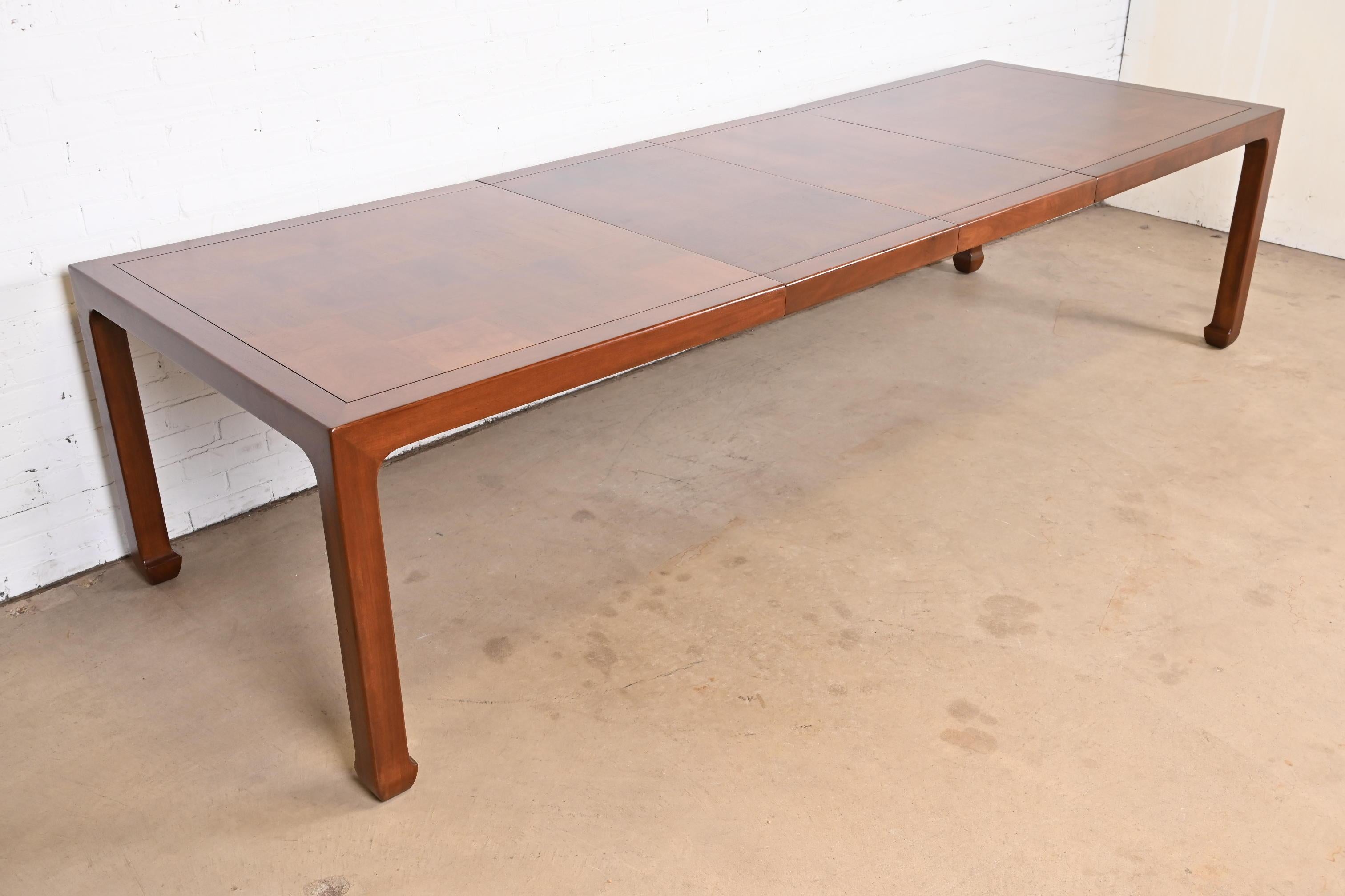 Henredon Mid-Century Hollywood Regency Chinoiserie Mahogany Dining Table In Good Condition For Sale In South Bend, IN