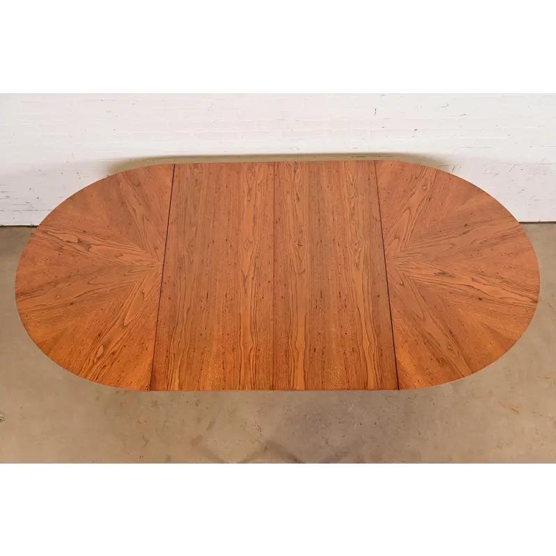 Ottone Tavolo da pranzo allungabile Henredon Mid-Century Hollywood Regency, appena rifinito in vendita