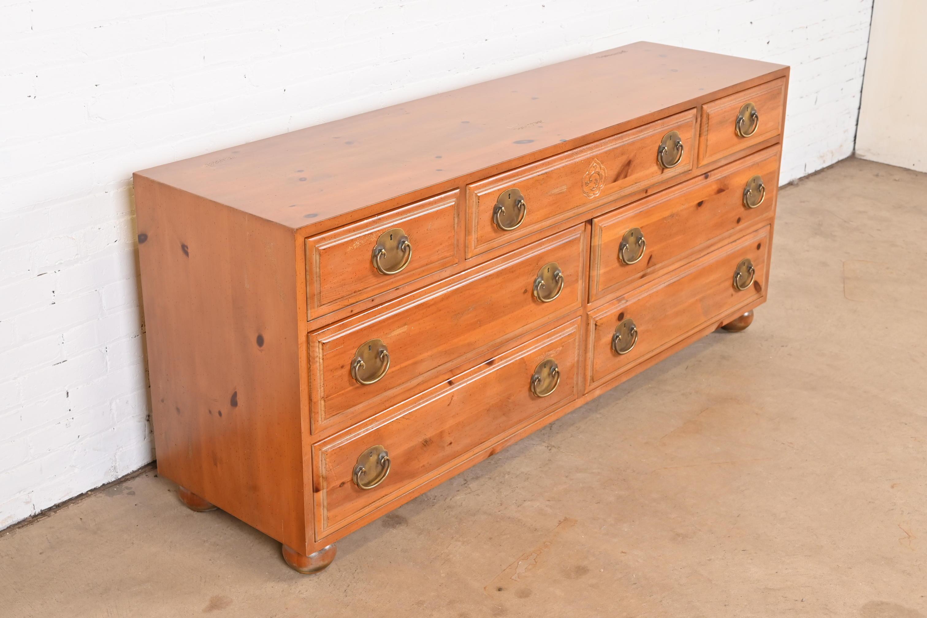Late 20th Century Henredon Mid-Century Hollywood Regency Pine Dresser or Credenza For Sale