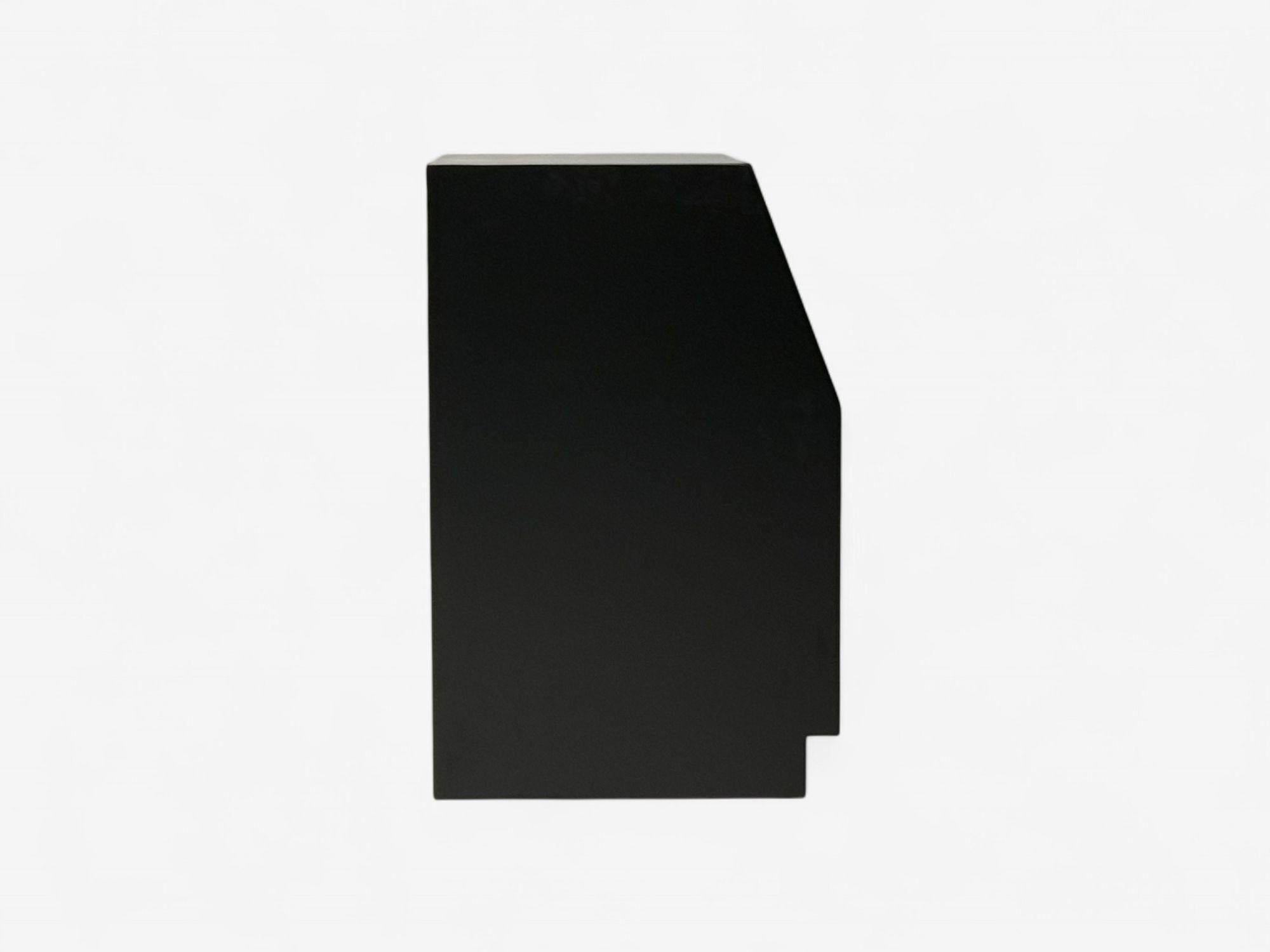 Henredon, Comodini di metà secolo, lacca nera, ottone, Campaigner, 1960s in vendita 1