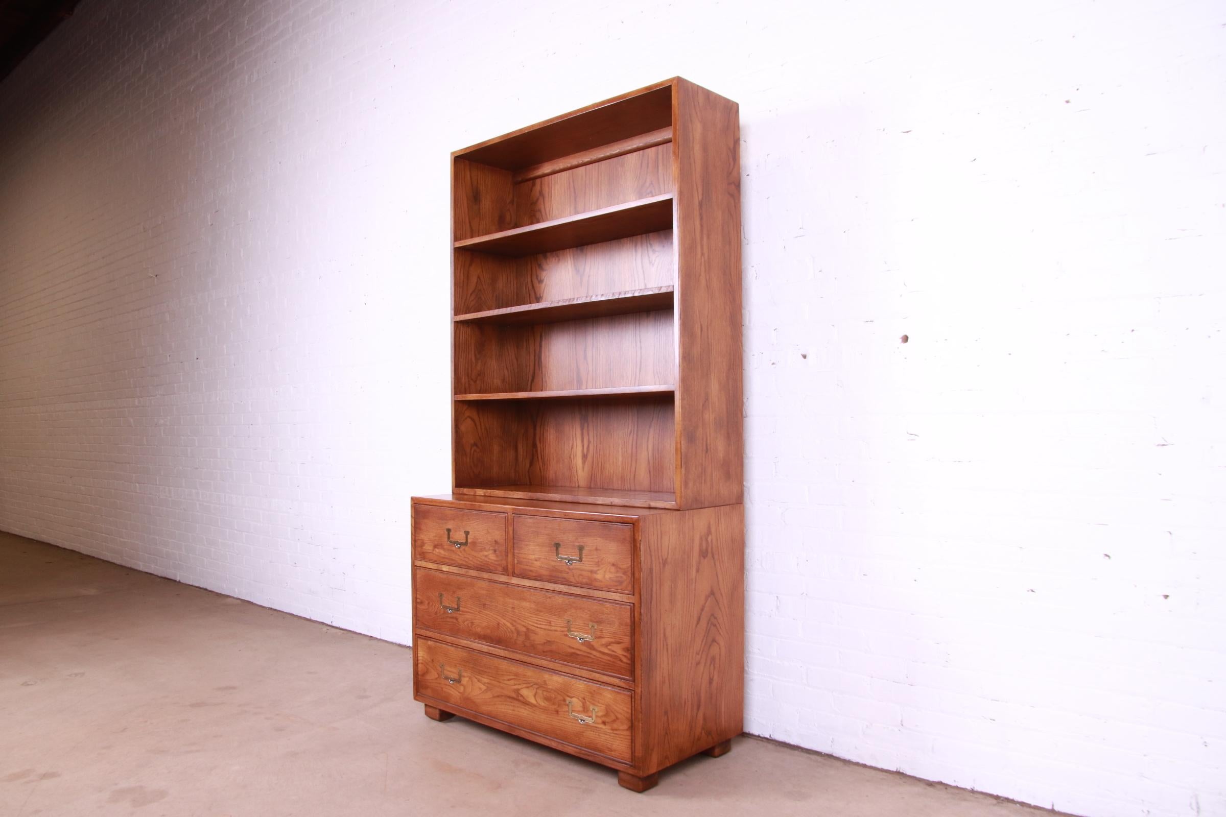 Henredon Mid-Century Modern Campaign Bureau With Bookcase Top In Good Condition In South Bend, IN
