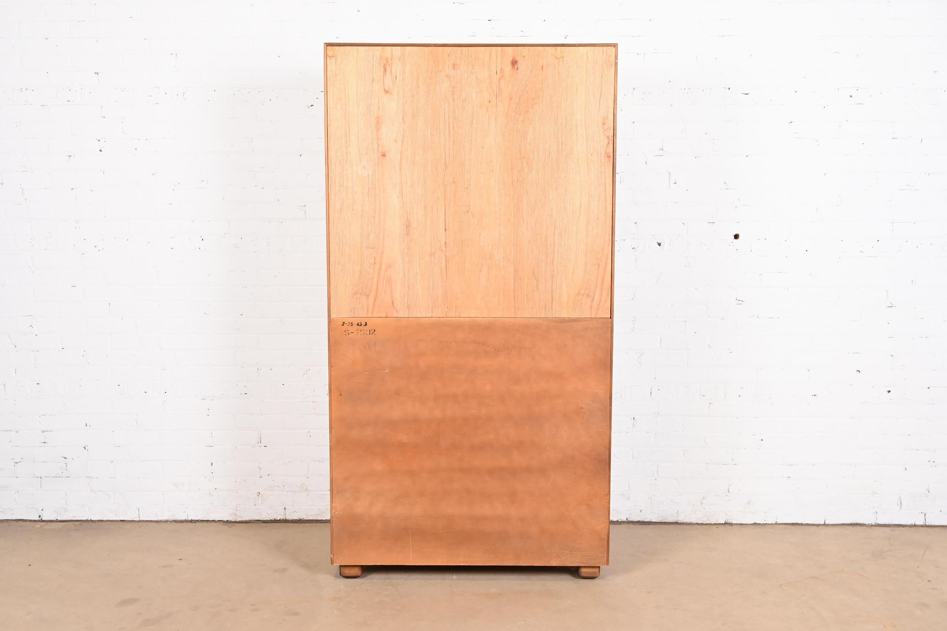 Armoire-bureau en chêne Campaigner, circa 1970, Henredon Mid-Century Modern en vente 5