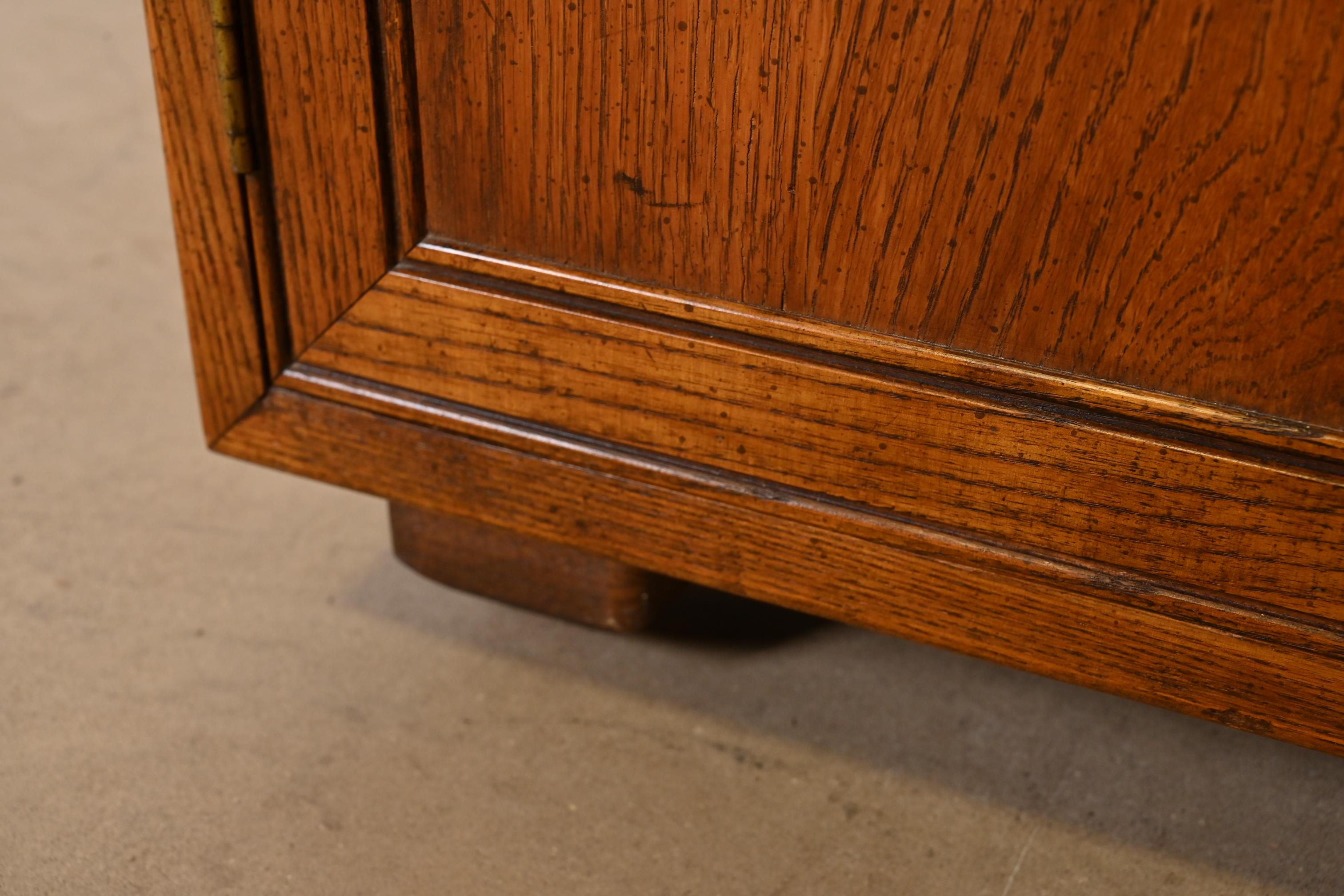 Henredon Mid-Century Modern Campaign Oak Bookcase Cabinet, Circa 1970s 4