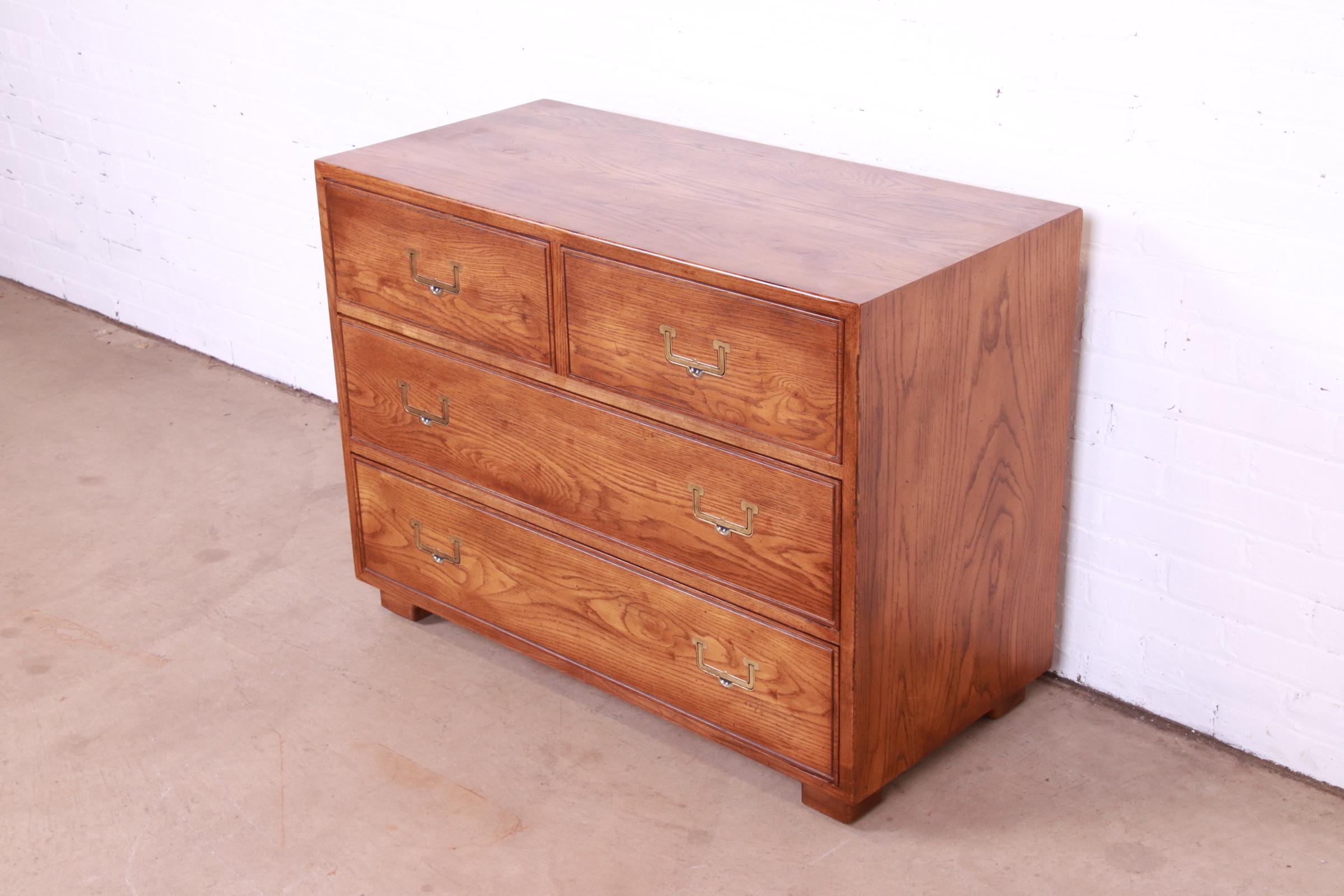 Henredon Mid-Century Modern Campaign Oak Chest of Drawers In Good Condition In South Bend, IN