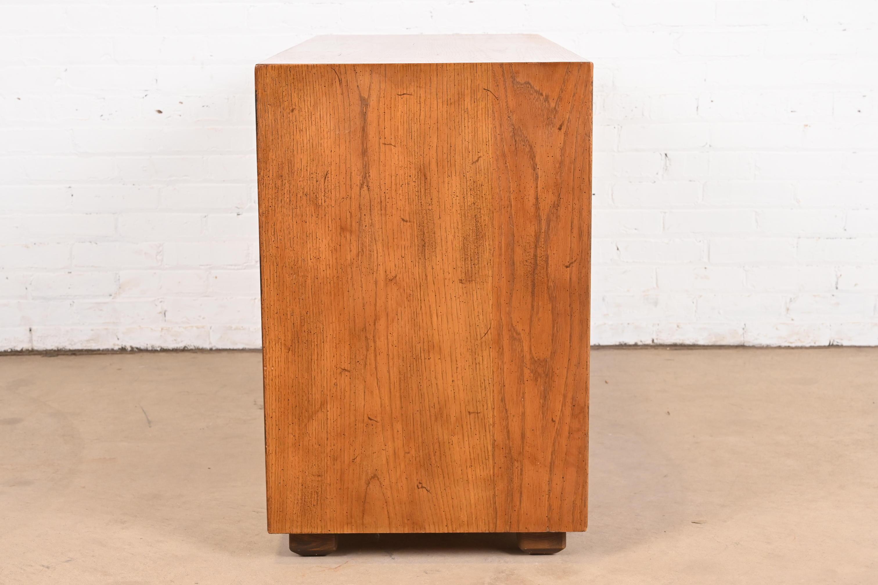 Henredon Mid-Century Modern Campaign Oak Double Pedestal Kneehole Desk, 1970s For Sale 7