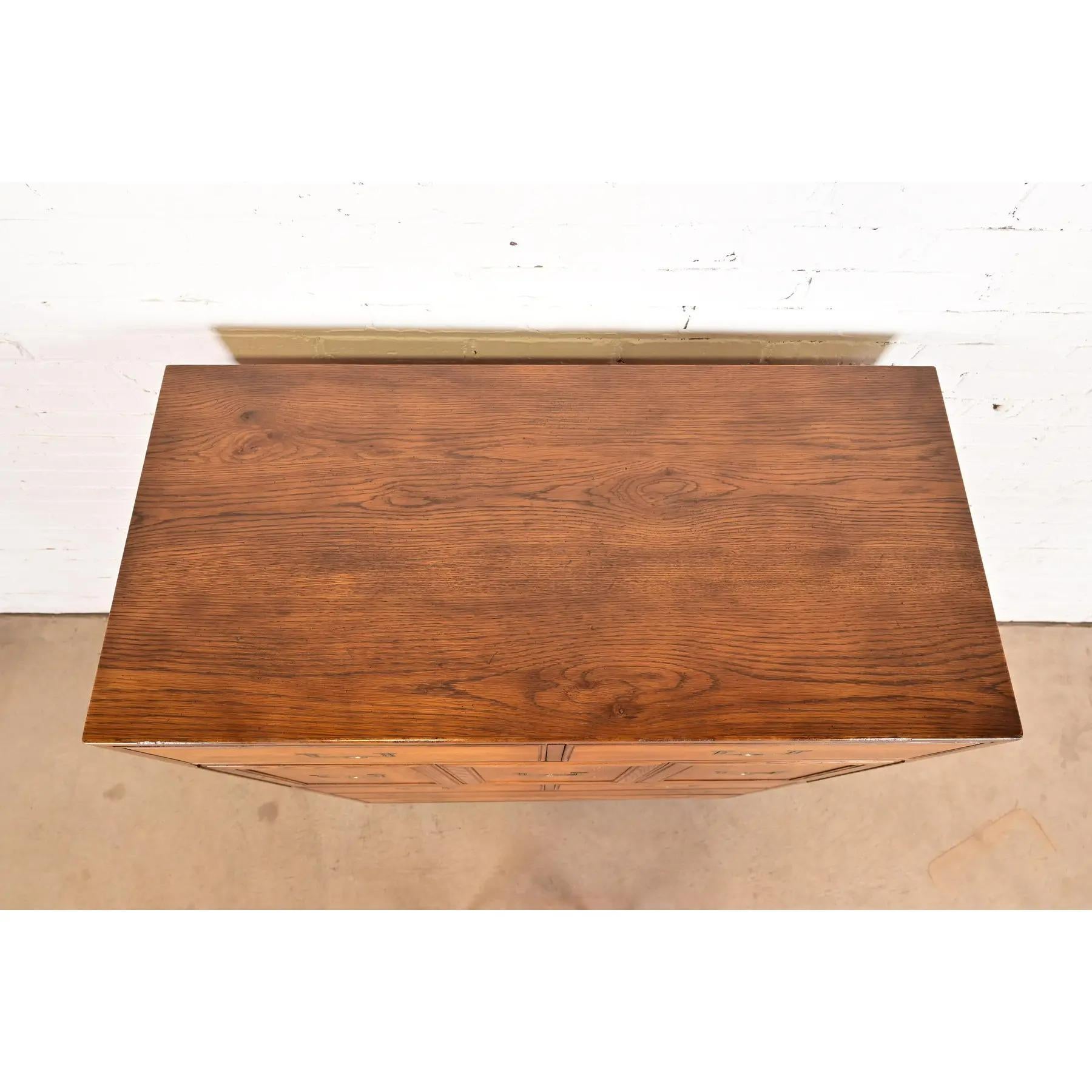 Cassapanca da gentiluomo in Oak Oak, circa anni '70, Henredon, metà del secolo scorso in vendita 4