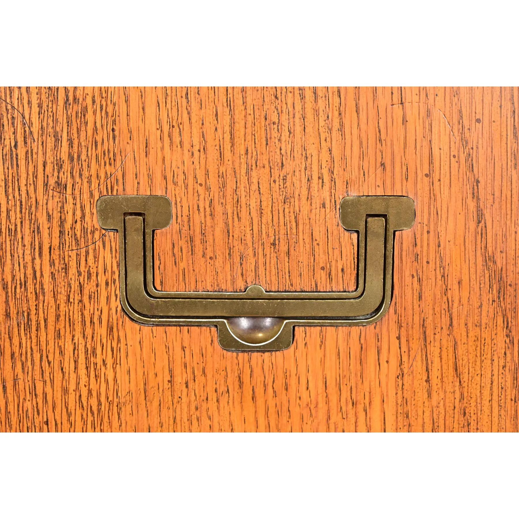 Cassapanca da gentiluomo in Oak Oak, circa anni '70, Henredon, metà del secolo scorso in vendita 2