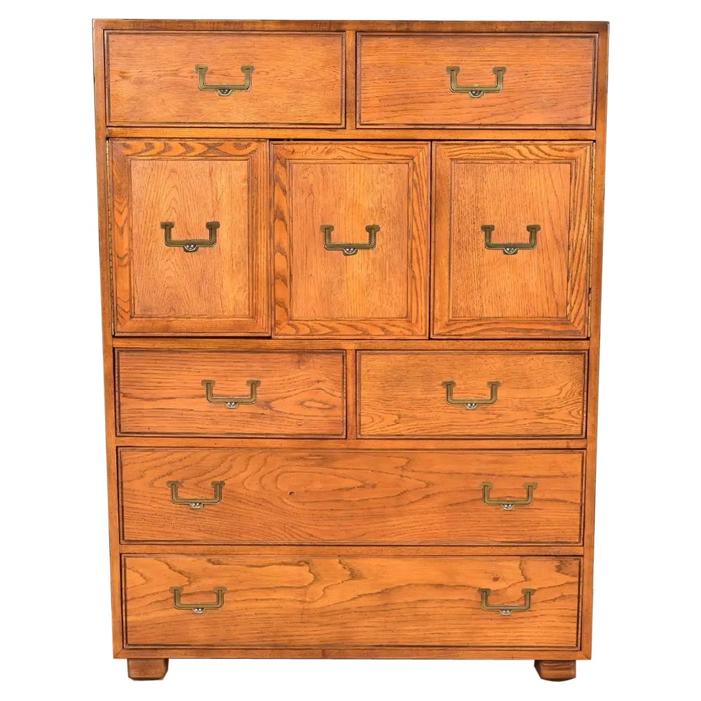Coffre d'homme en chêne de Campagne, moderne du milieu du siècle dernier, Henredon, circa 1970
