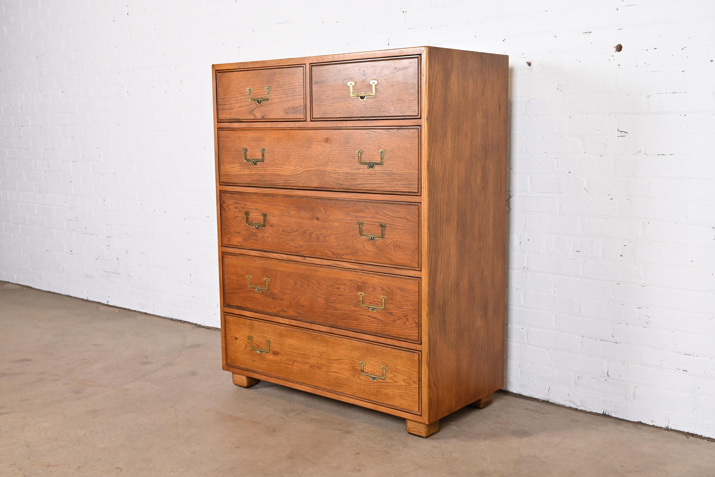 Henredon Mid-Century Modern Campaign Oak Highboy Dresser In Good Condition In South Bend, IN
