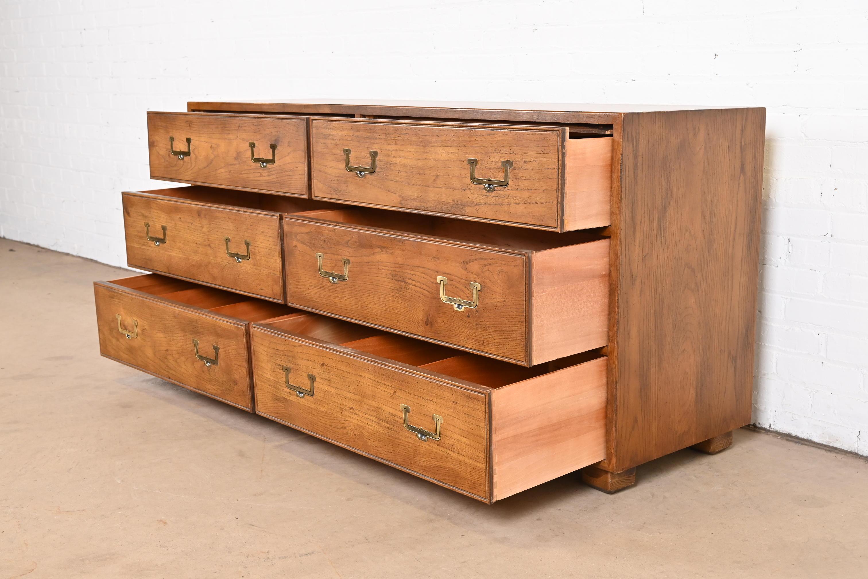 Henredon Mid-Century Modern Campaign Oak Six-Drawer Dresser, circa 1970s 1