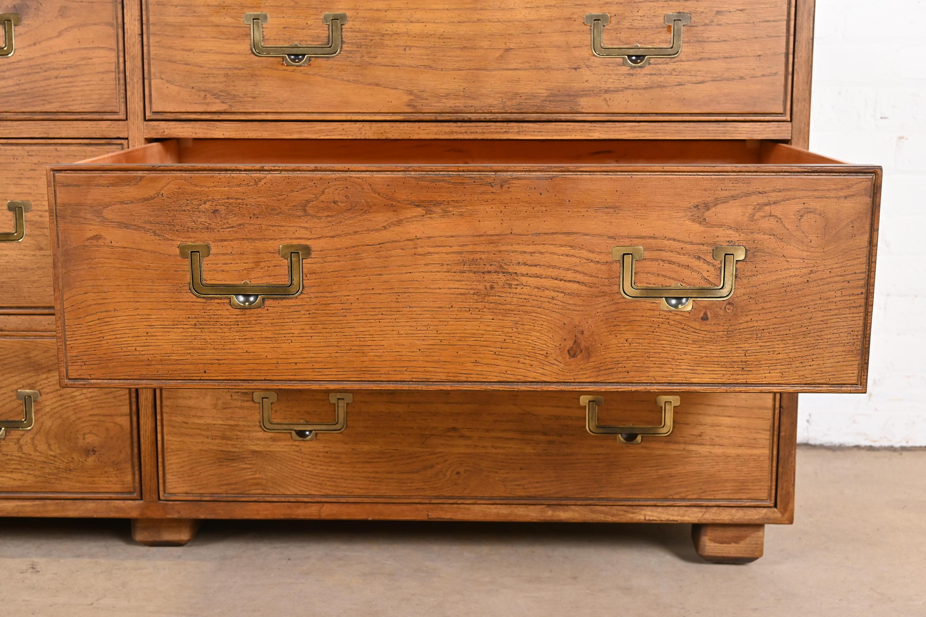 Henredon Mid-Century Modern Campaign Oak Six-Drawer Dresser, circa 1970s 3