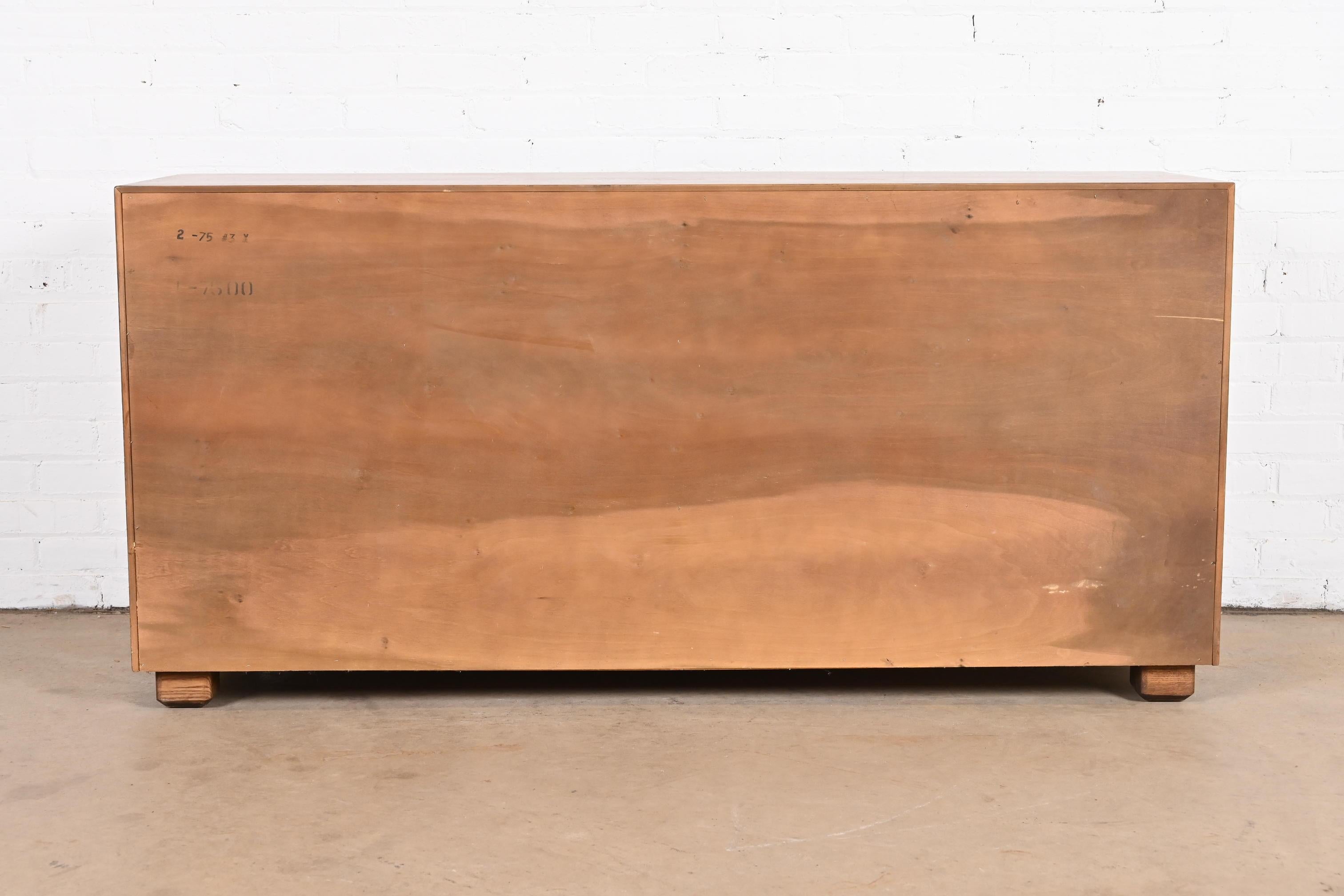 Henredon Mid-Century Modern Campaign Oak Six-Drawer Dresser, circa 1970s 9