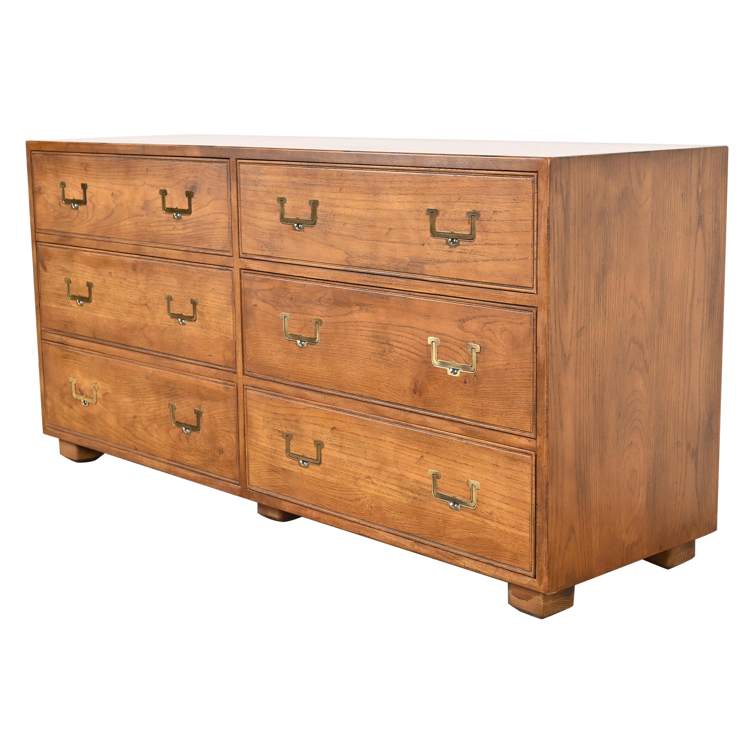 Henredon Mid-Century Modern Campaign Oak Six-Drawer Dresser, circa 1970s