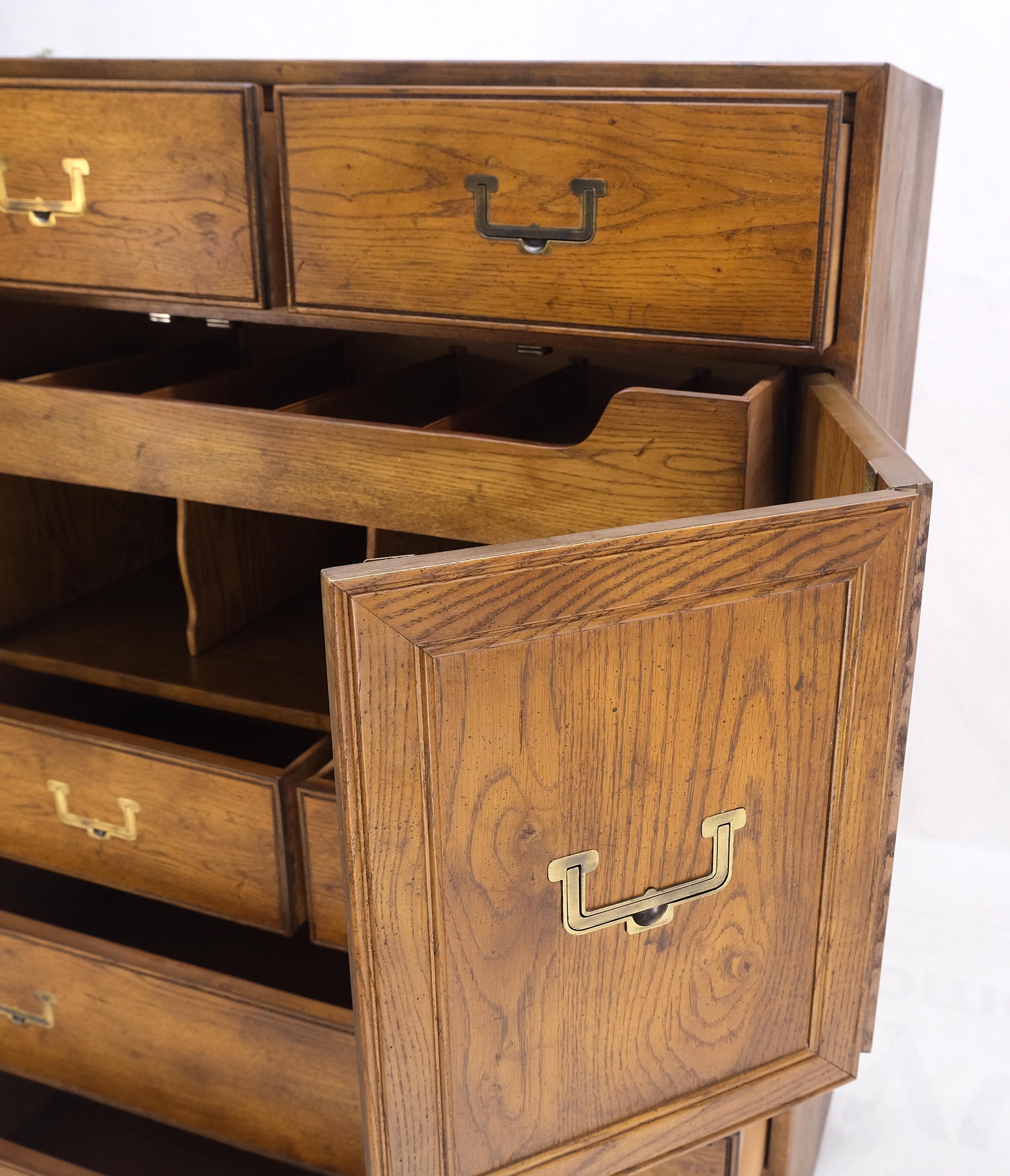 Henredon Mid-Century Modern Campaign Style Highboy Dresser Chest Double Door In Good Condition For Sale In Rockaway, NJ